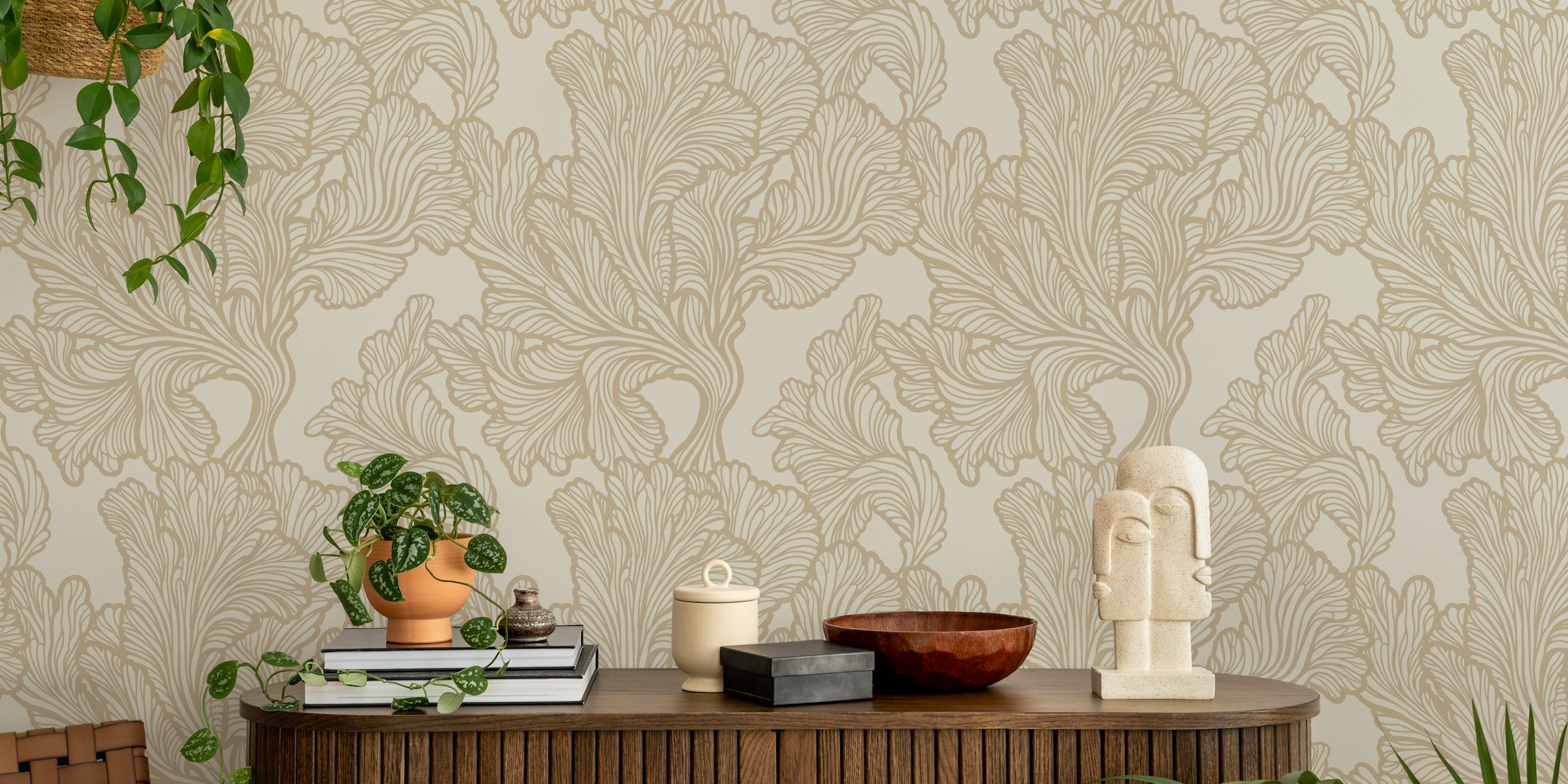 Lämminsävyinen korallipuukuvioinen seinämaalaus kodin sisustukseen