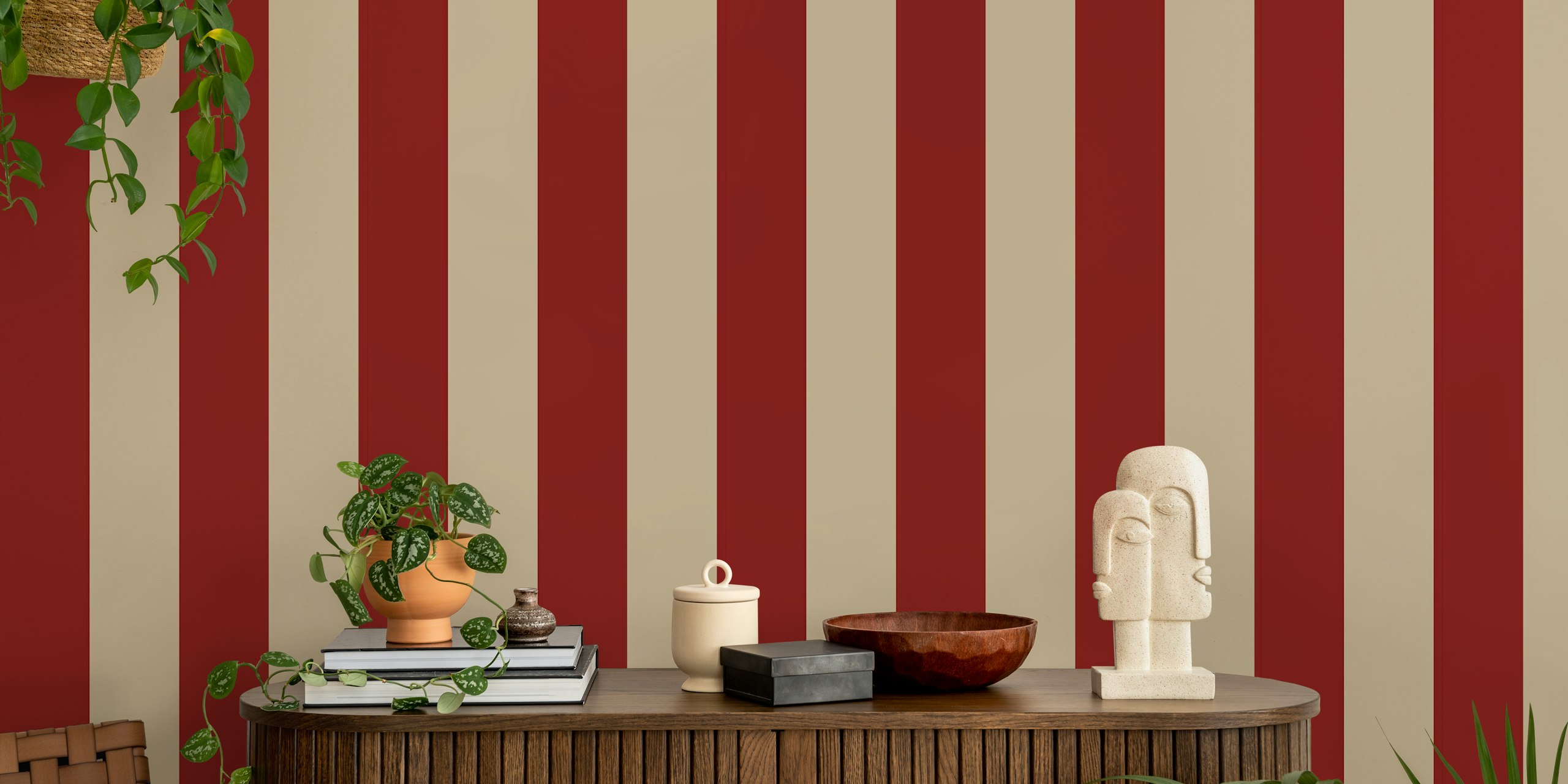 Ταπετσαρία Dark Red And Beige Boho Stripes σε ένα δωμάτιο