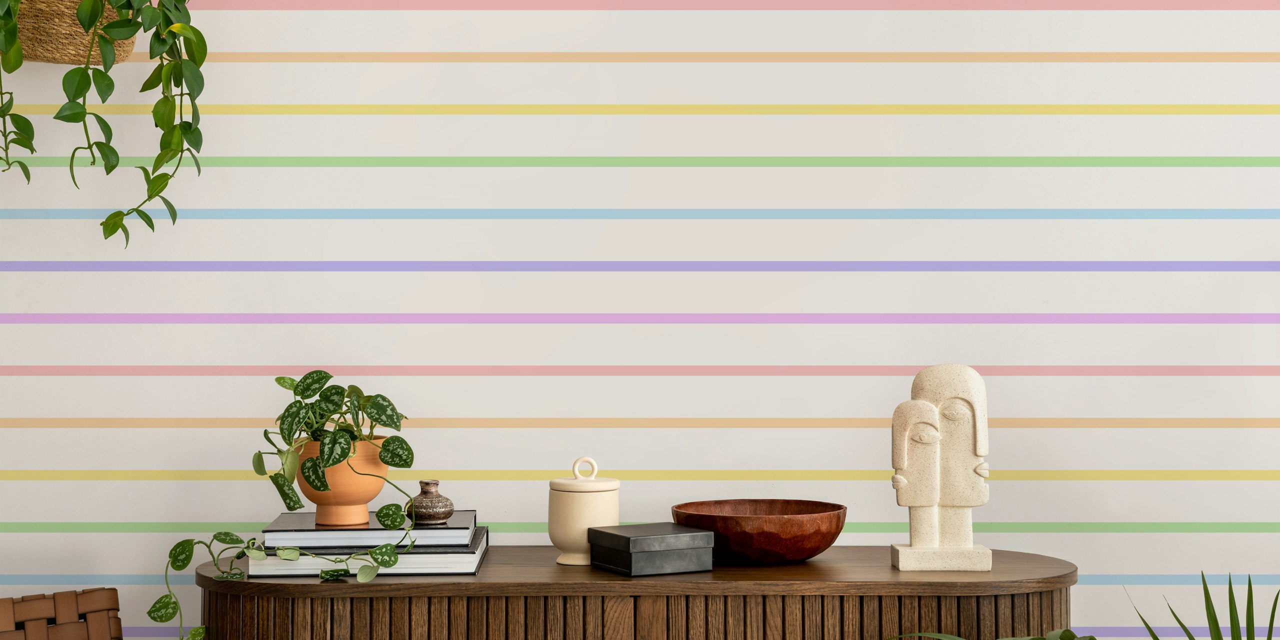 Listras de arco-íris pastel em um quarto