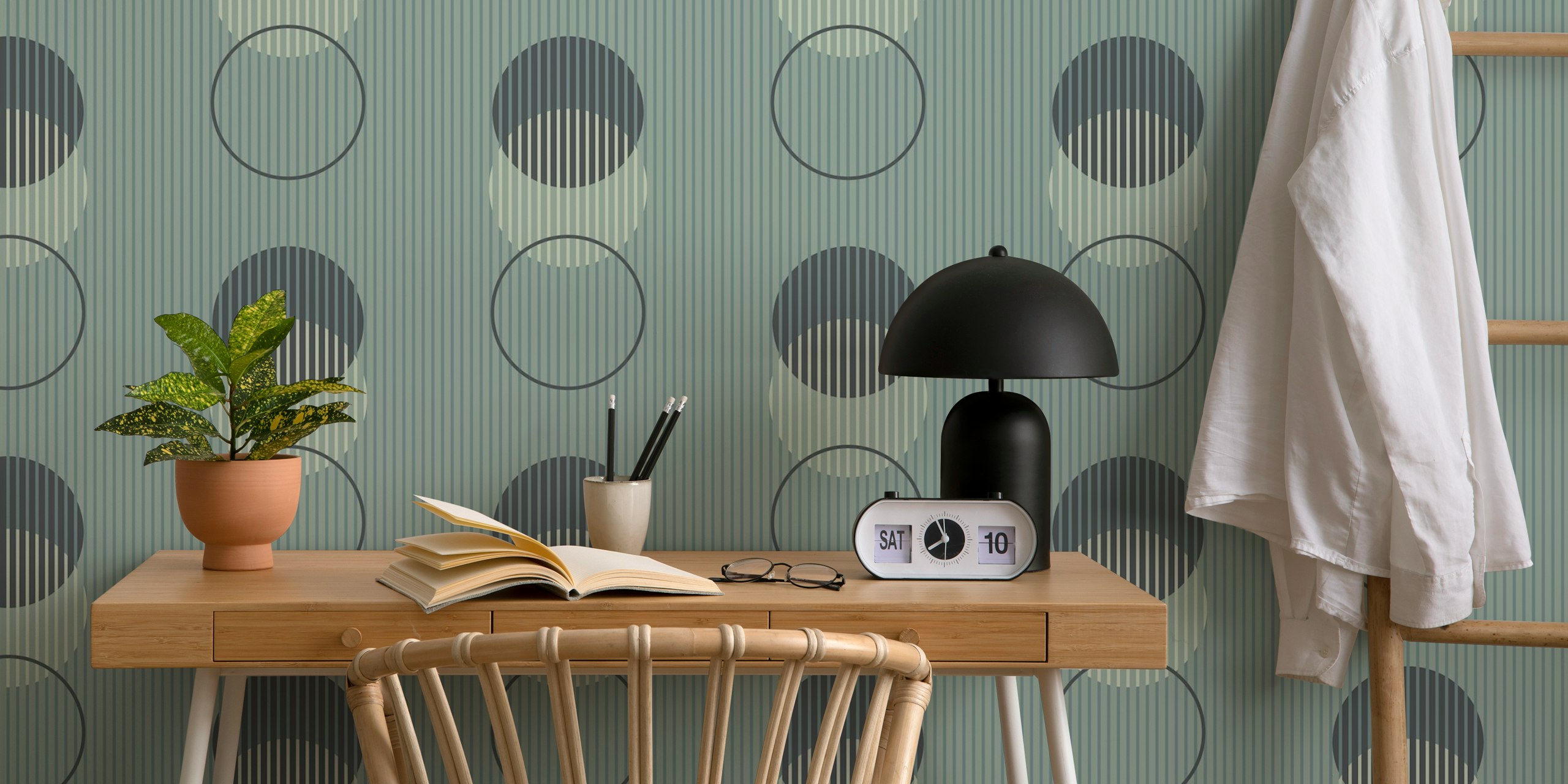 Geometric dots and stripes wallpaper σε ένα δωμάτιο