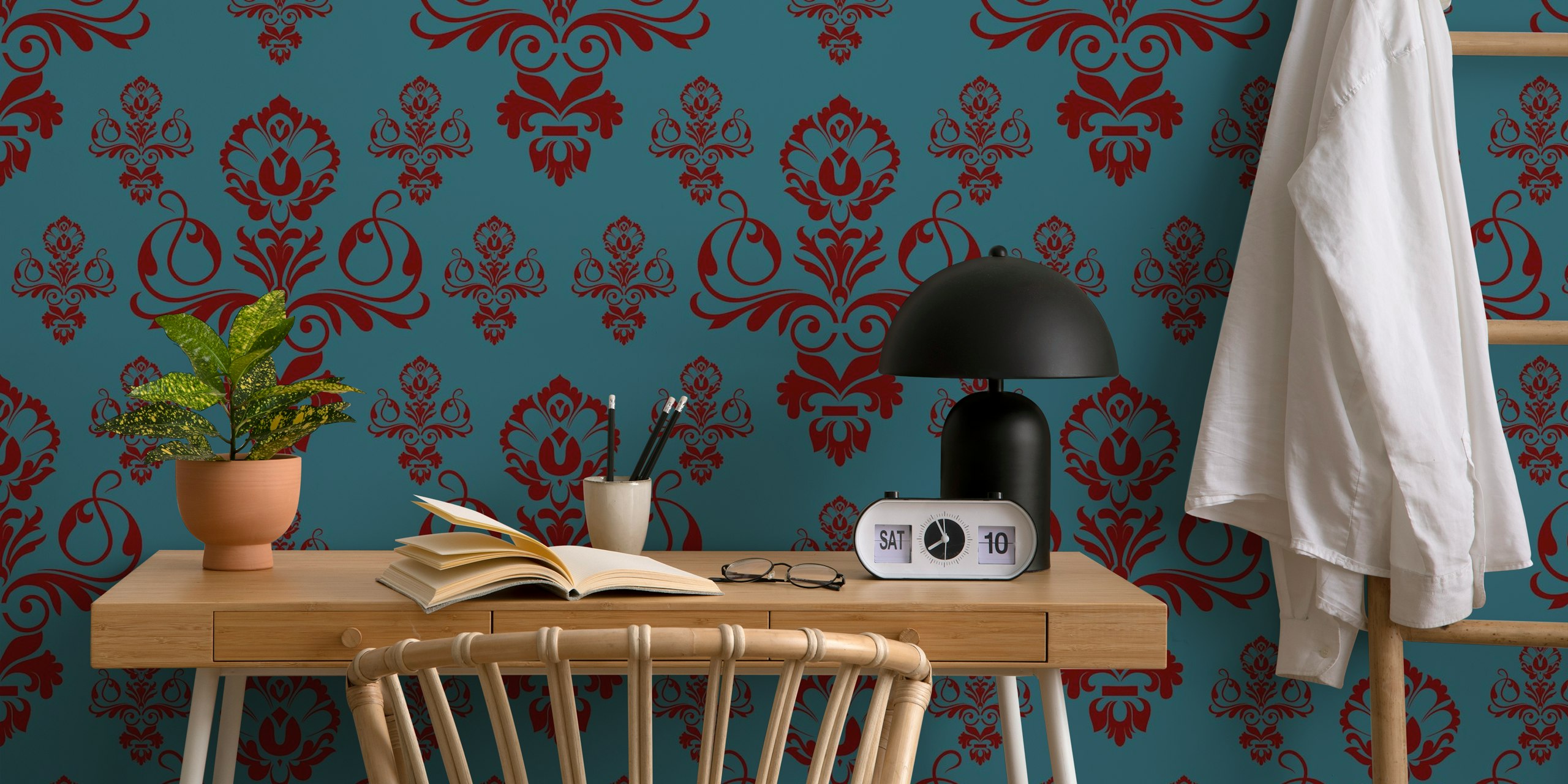 Floral damask wallpaper in tiefrotte marmor