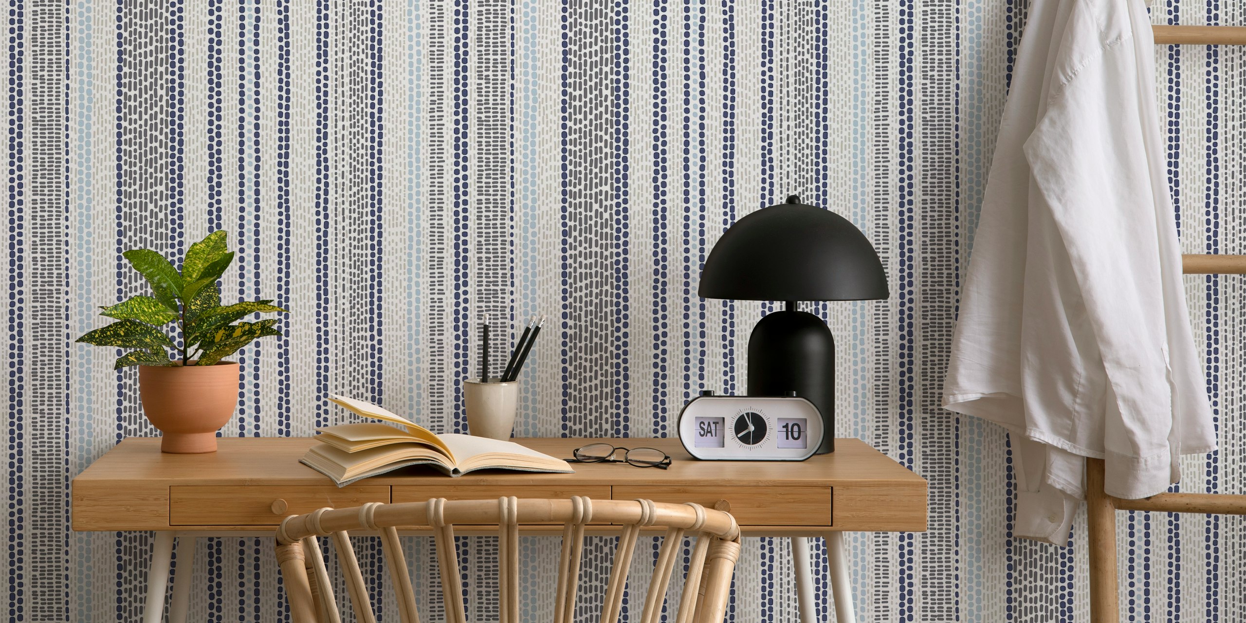 Bleu léger handwoven boho stripe wallpaper