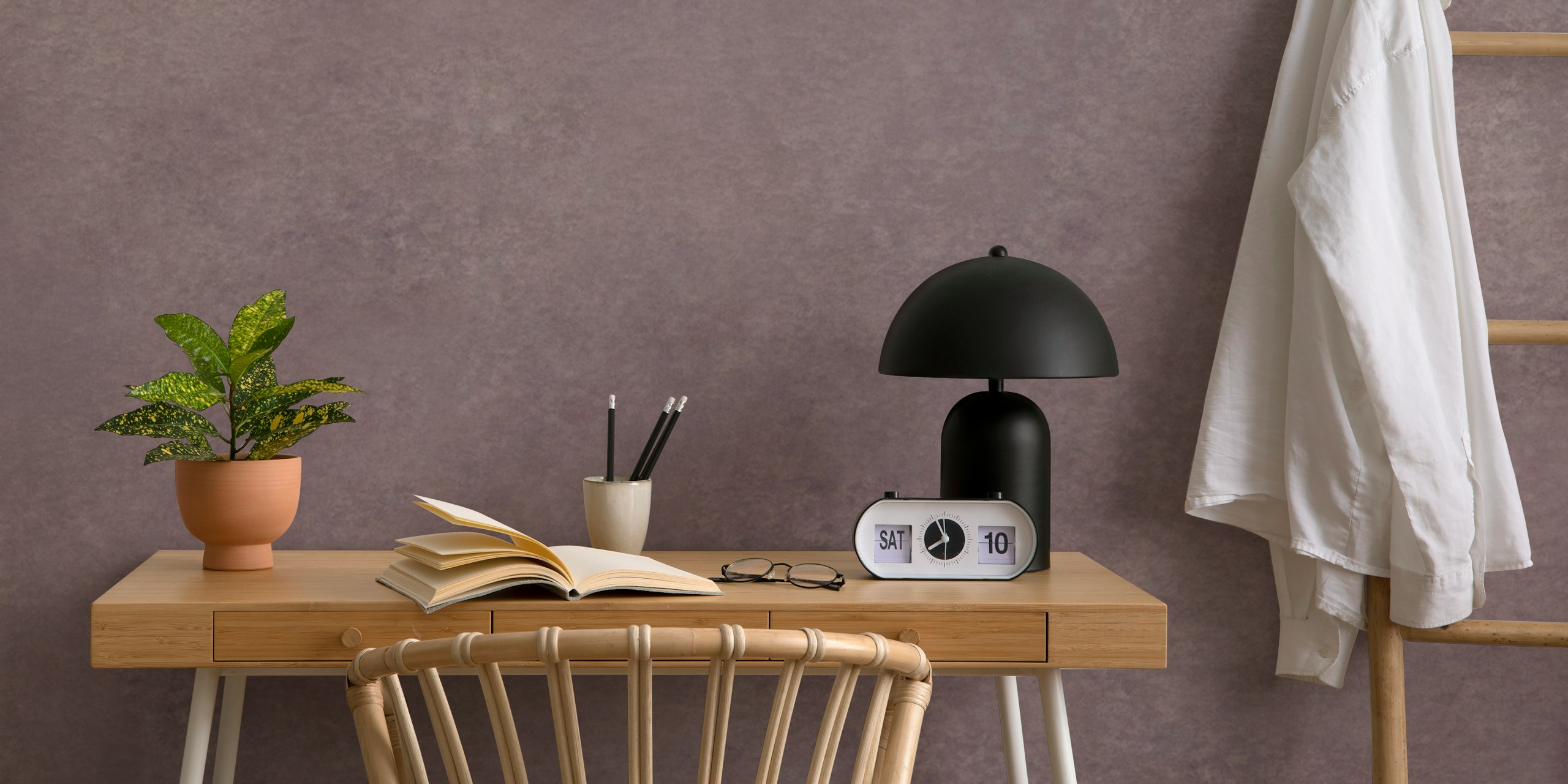 Sueded Leather Forever wallpaper in een kamer