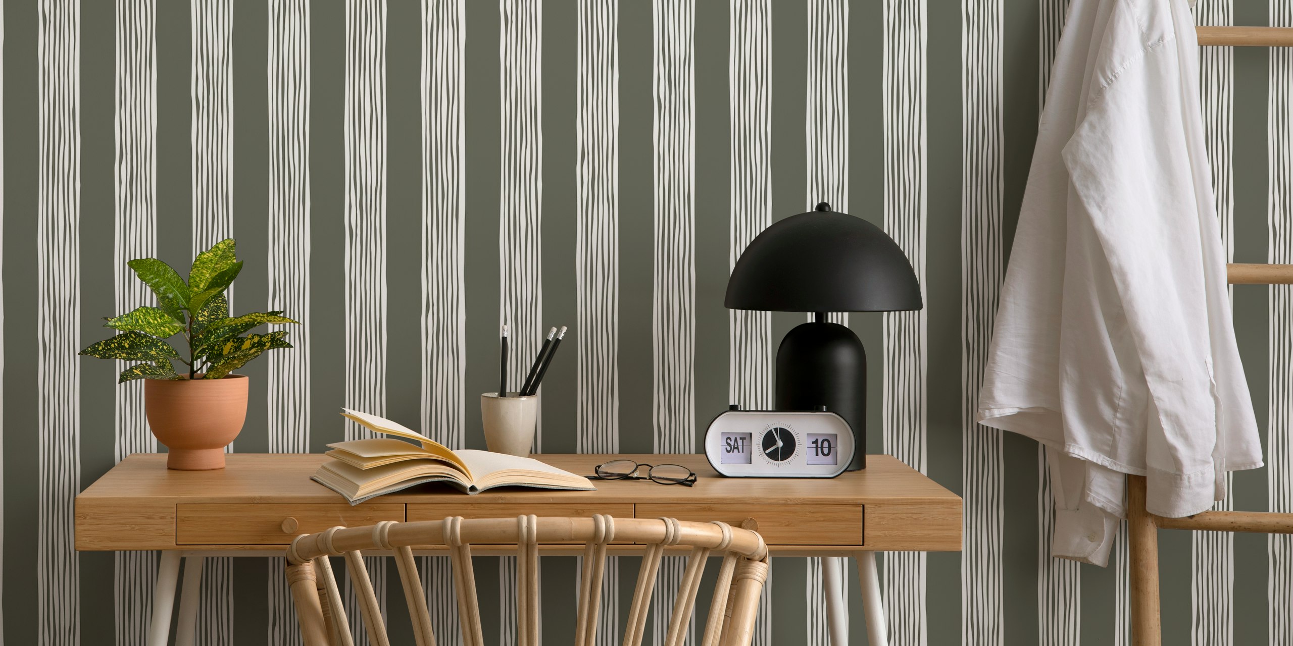 Vertical stripes in deep green with white wavy lines wallpaper