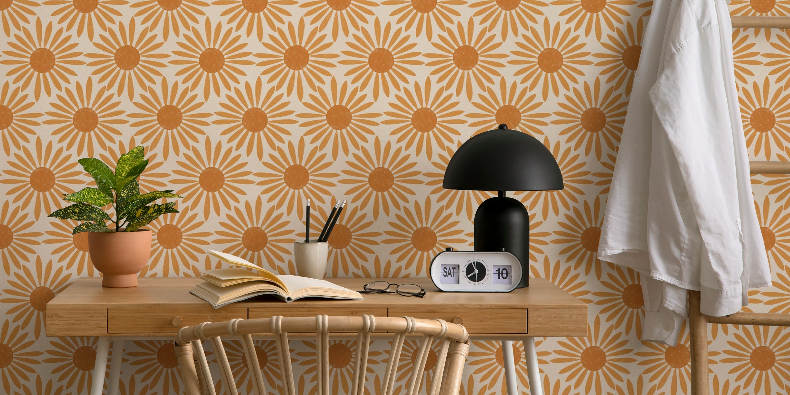 Motif géométrique de soleil en ocre sur fond crème wallpaper