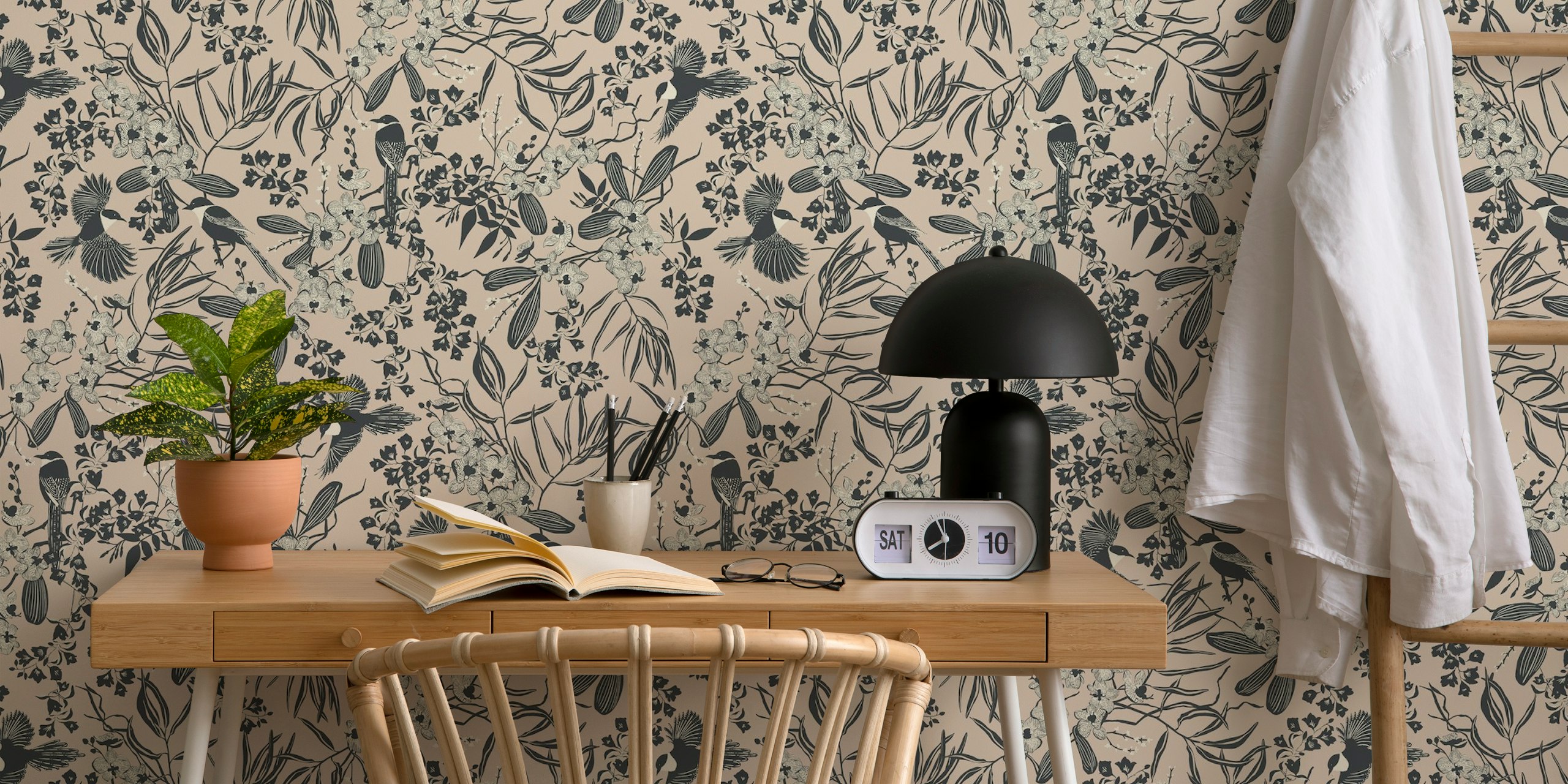 Magpie Floral Blooms in una stanza