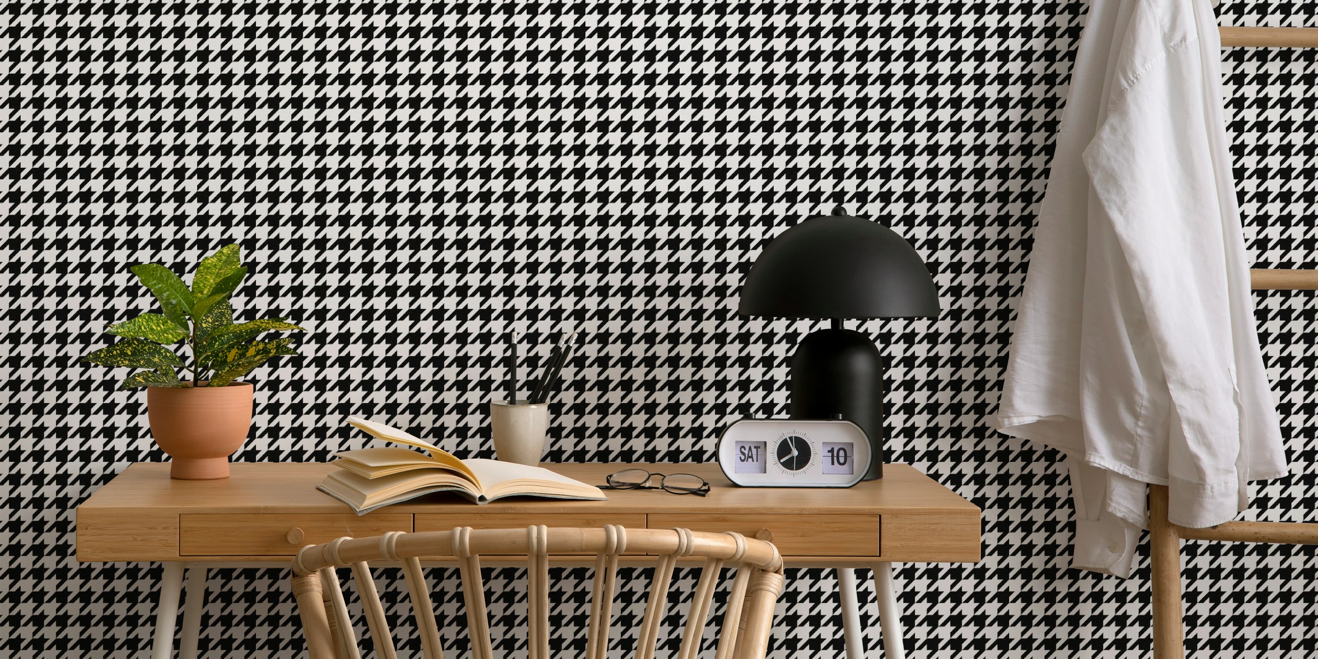 Black and white houndstooth pattern wallpaper