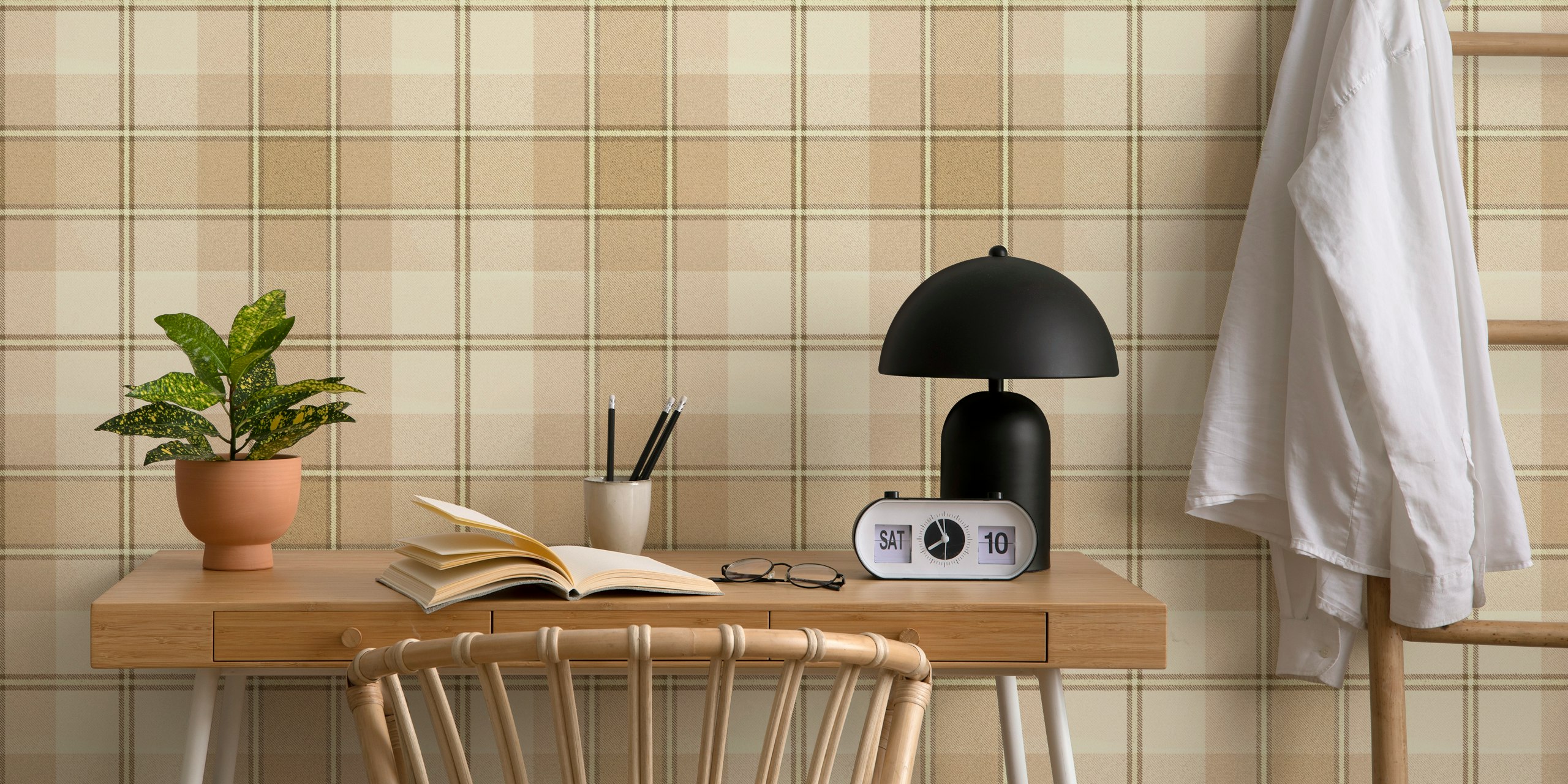 Neutrals Tartan behang weergegeven in een kamer