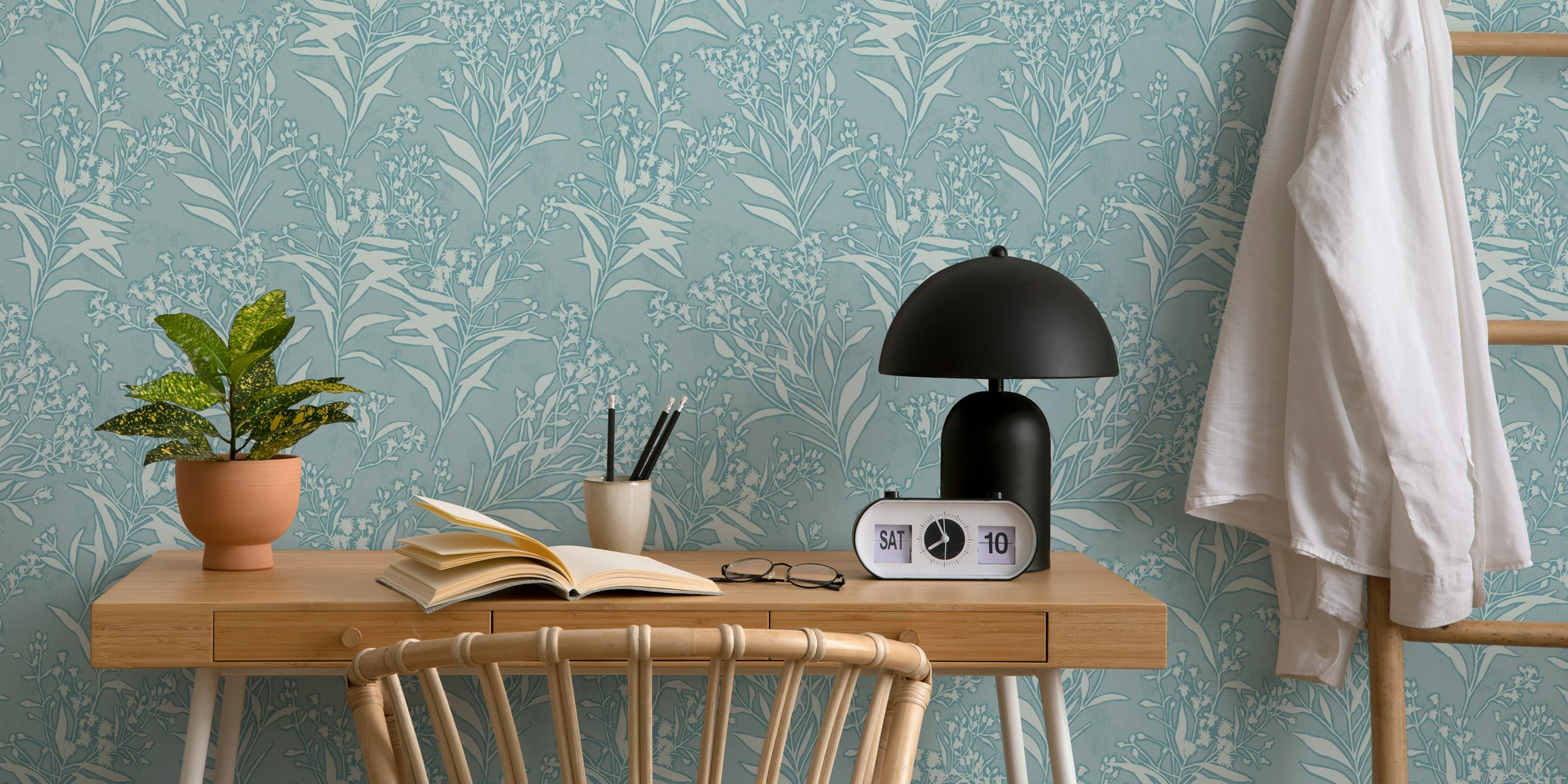 Ironweed Rustic Floral σε ένα δωμάτιο