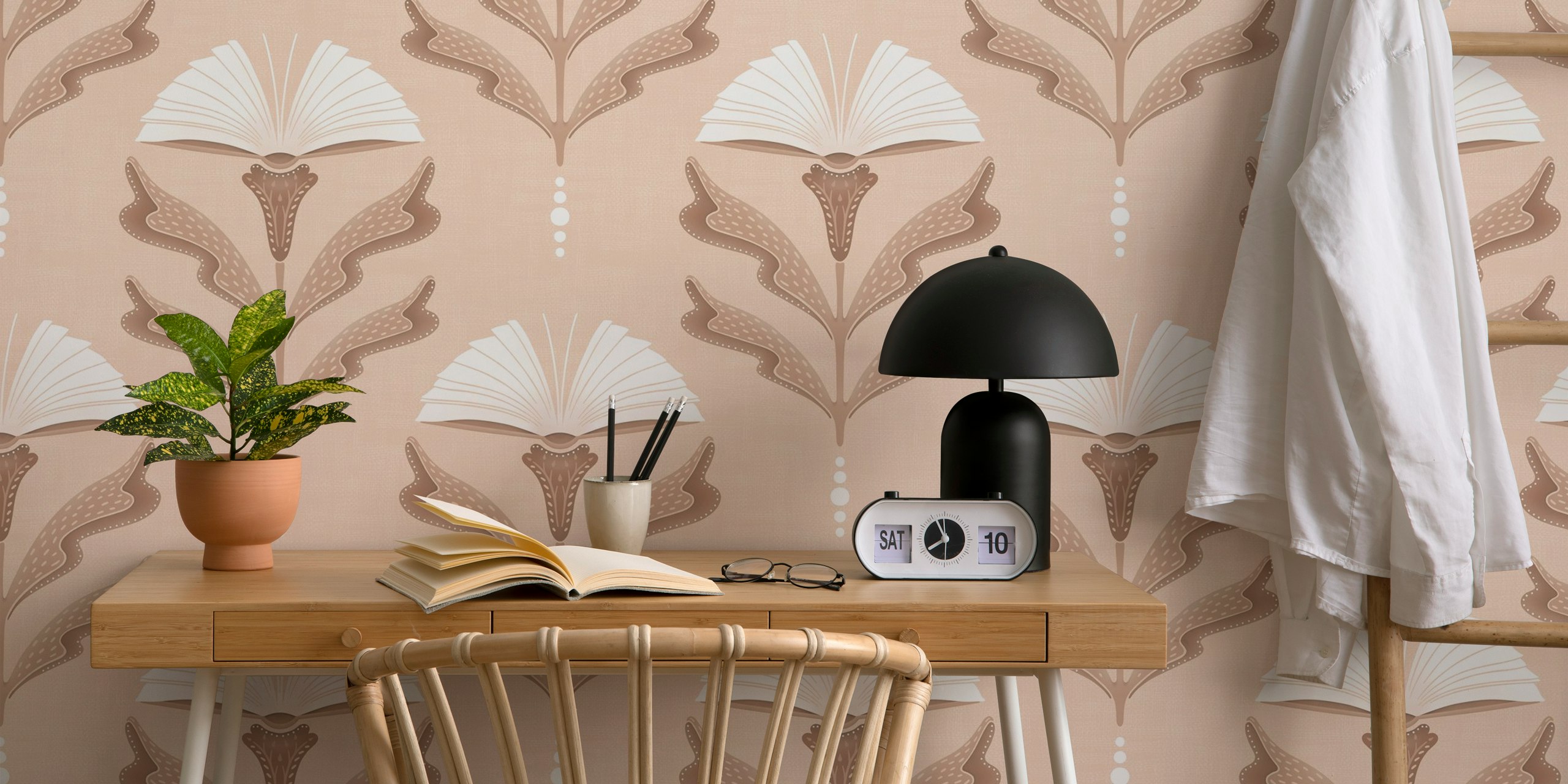 Floral Books Mocha Mousse Tapete in einem Raum