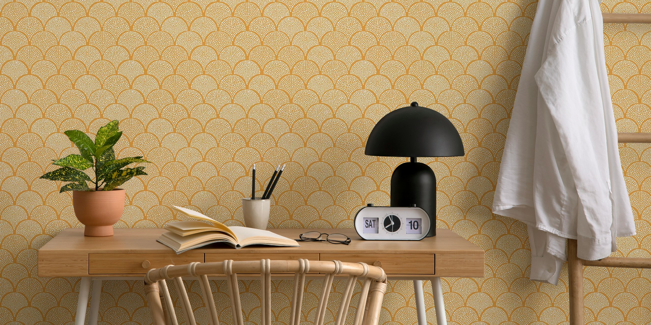 Japanese Scallop Texture wallpaper in goudgeel