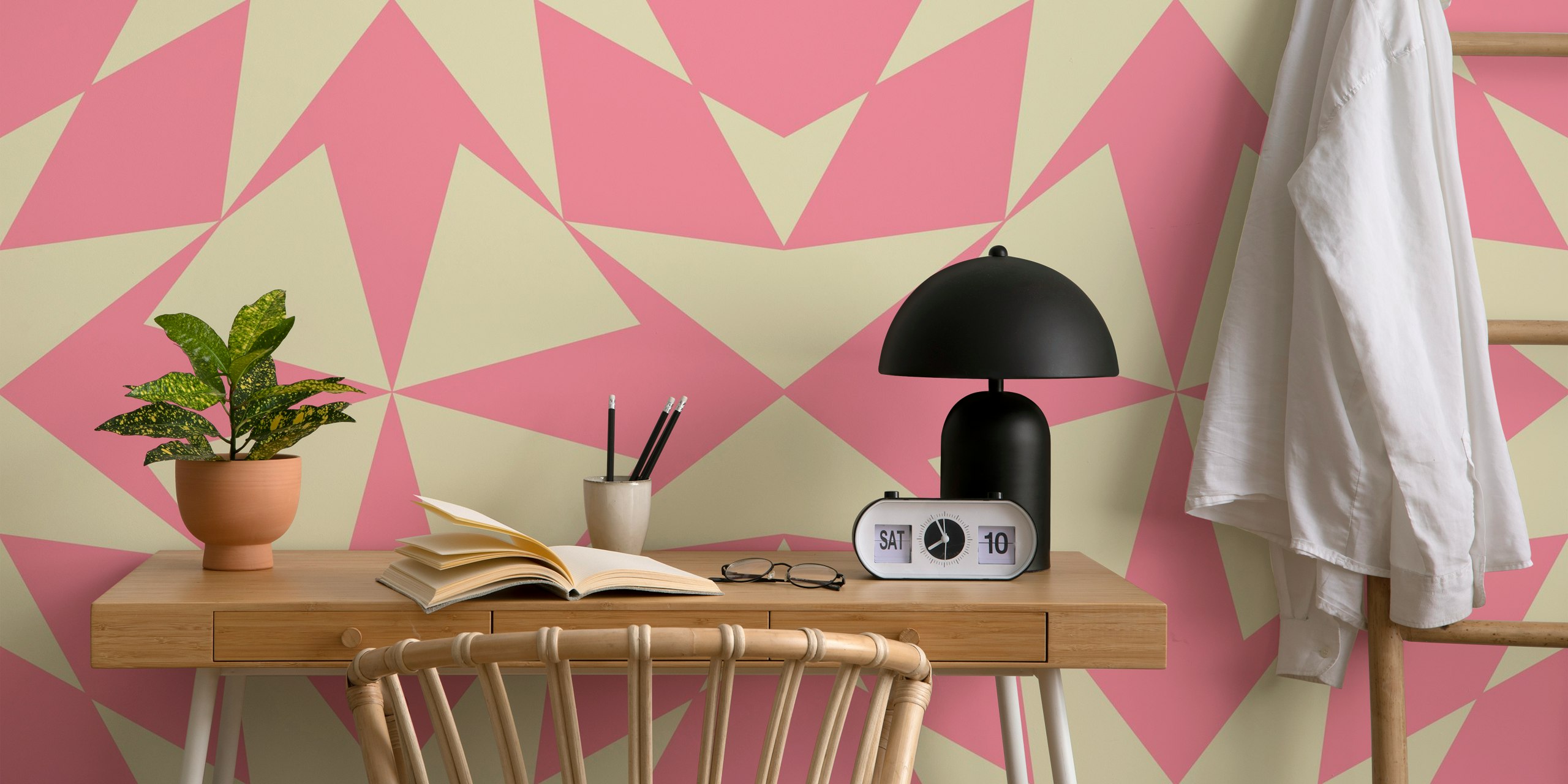 Pink and cream starburst geometric pattern wallpaper