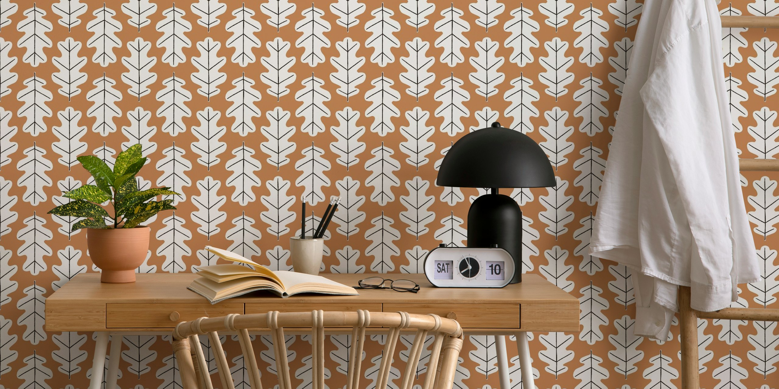 Oak Leaf Pattern Boho Brown tapetti huoneessa