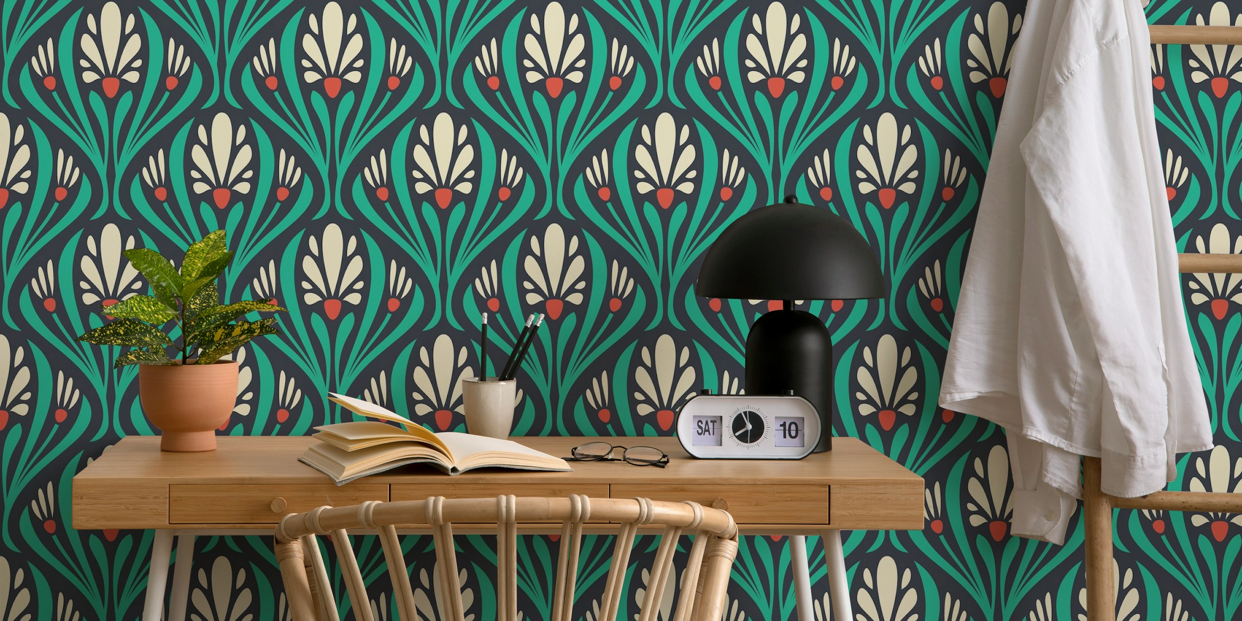 Art Nouveau Floral in Green Tapete in einem Zimmer