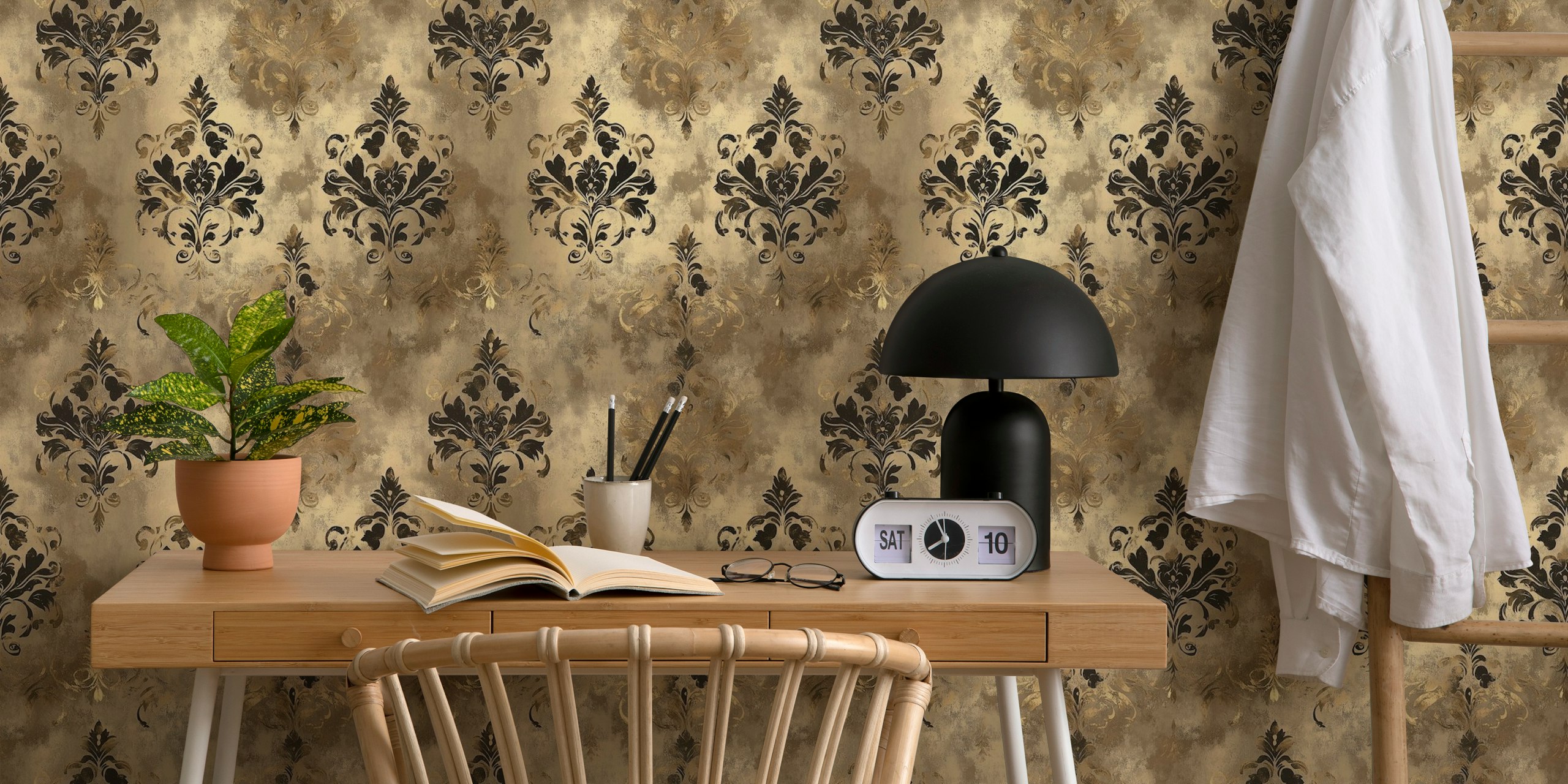 Vintage Gold Elegance wallpaper design
