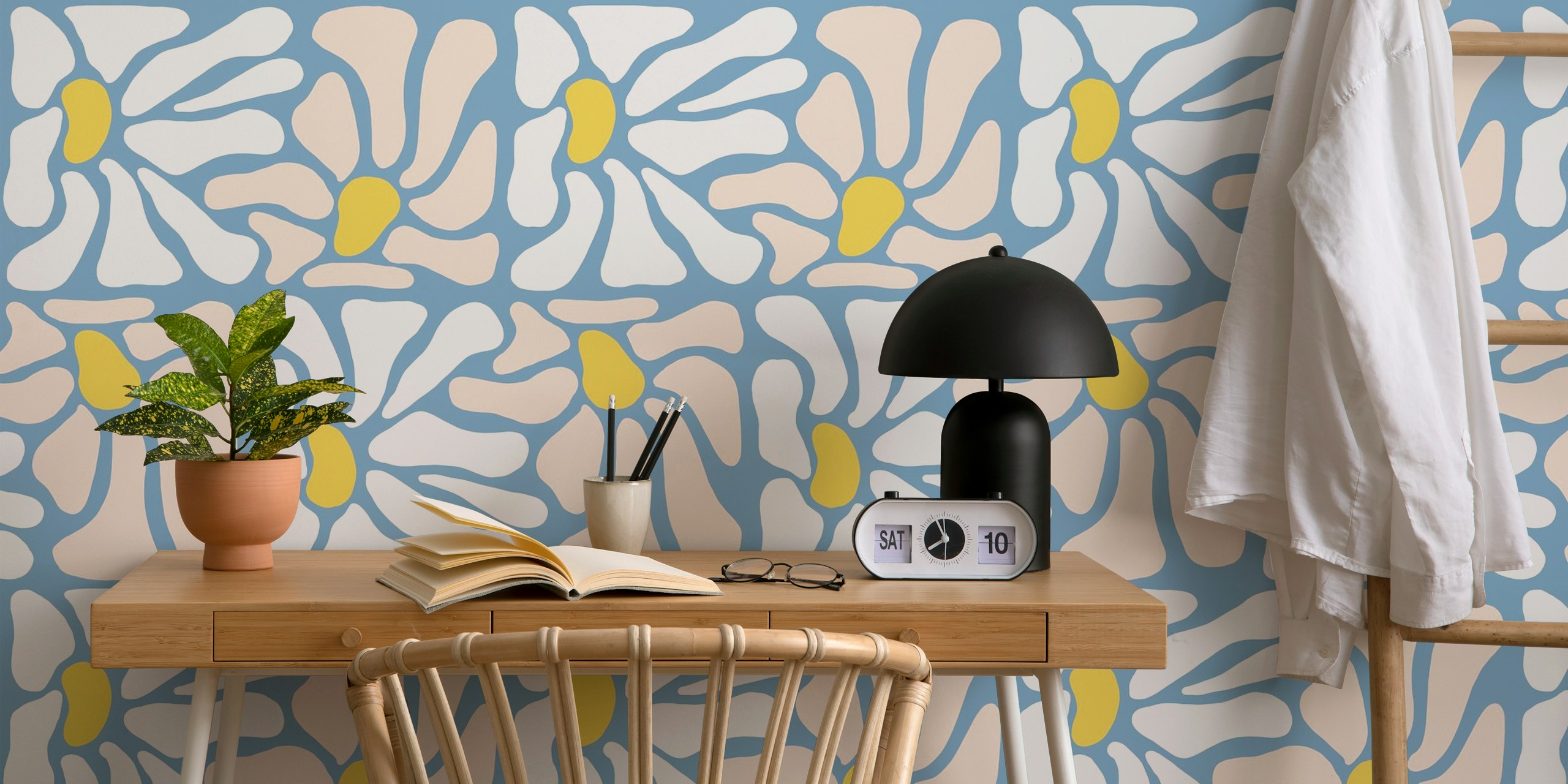 Diseño de papel pintado floral en una habitación