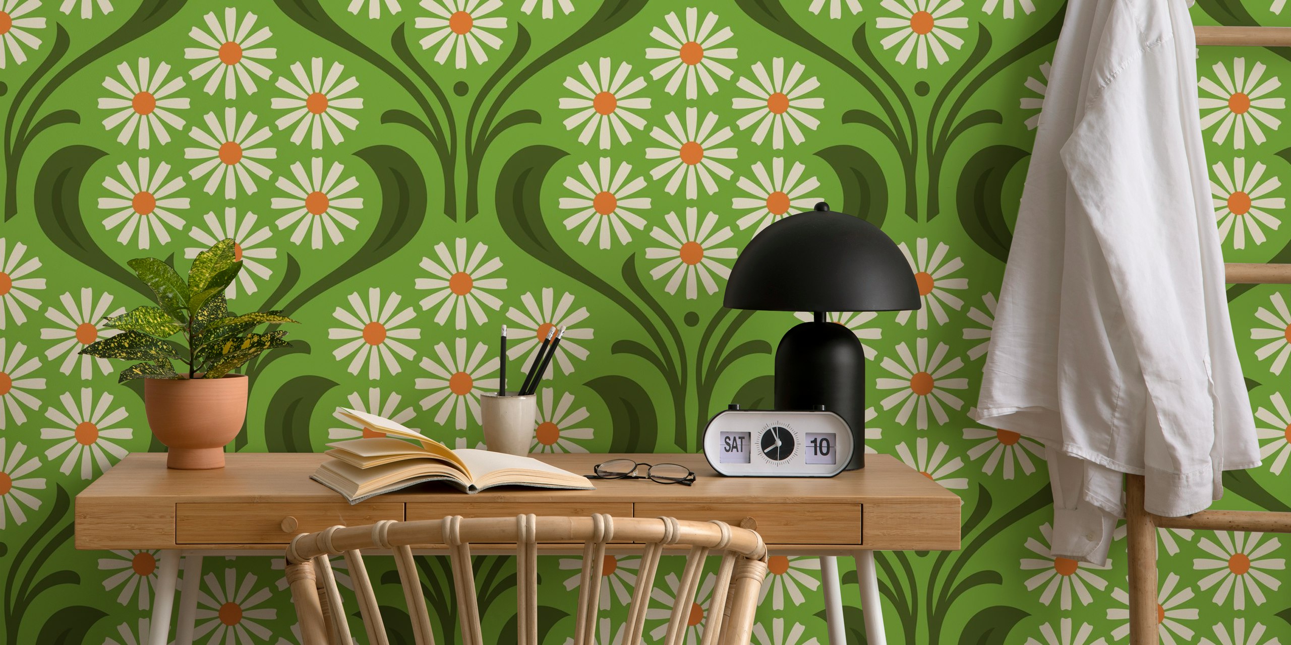 Vintage Daisy Delight in Green papel pintado en una habitación