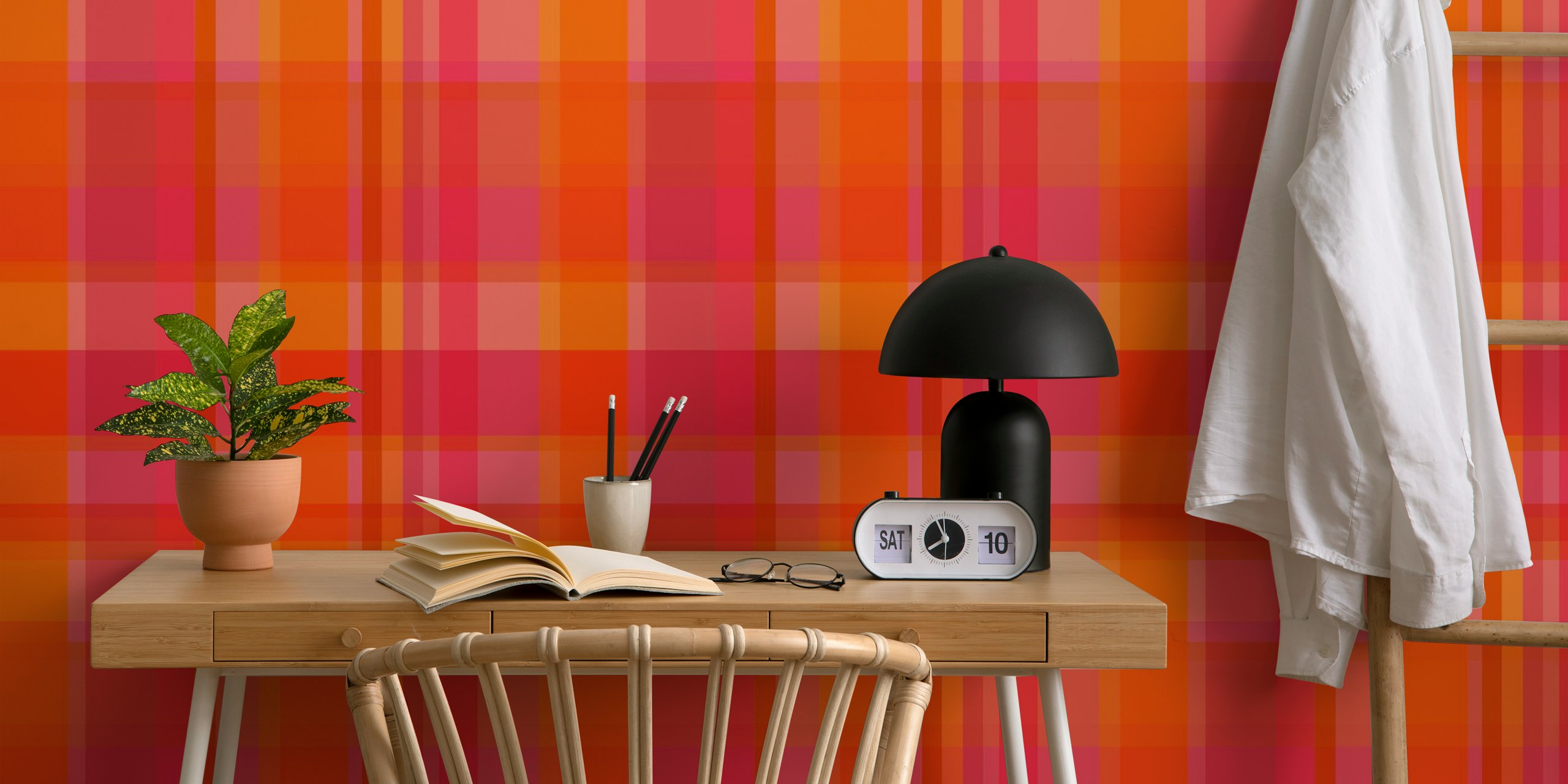 Papier peint Red and orange Plaid dans une pièce