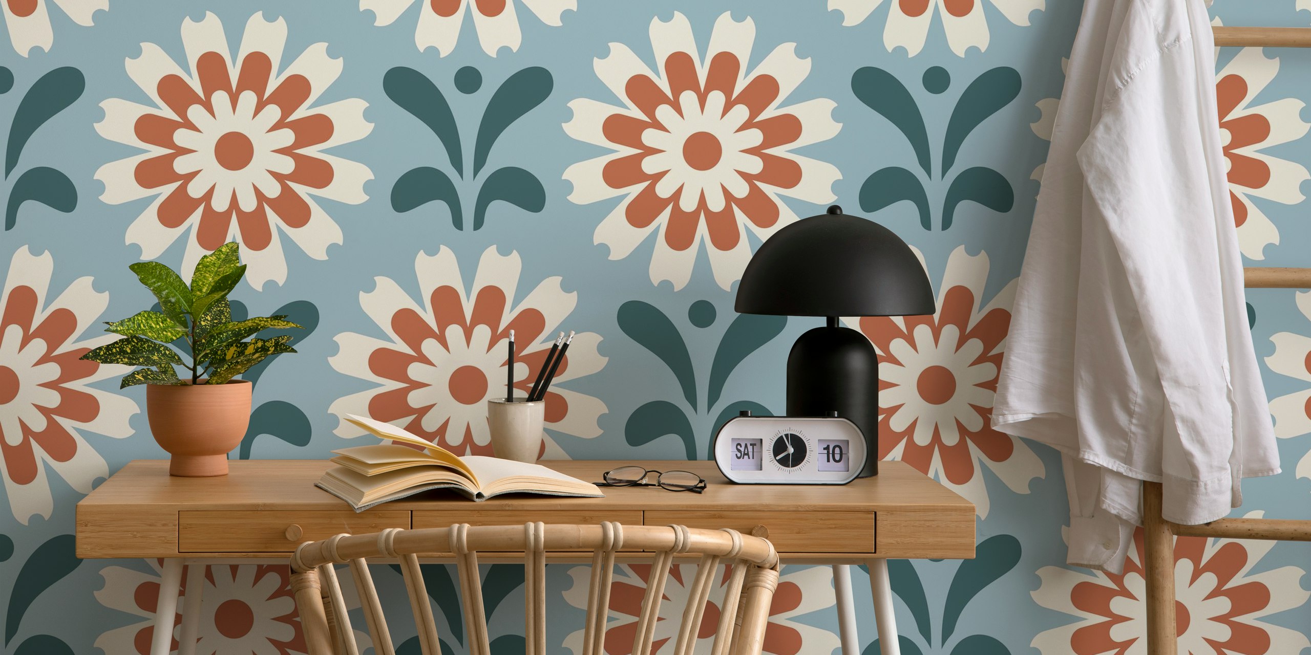 Rustic Daisy Harmony in Blue Red papel de parede em um quarto