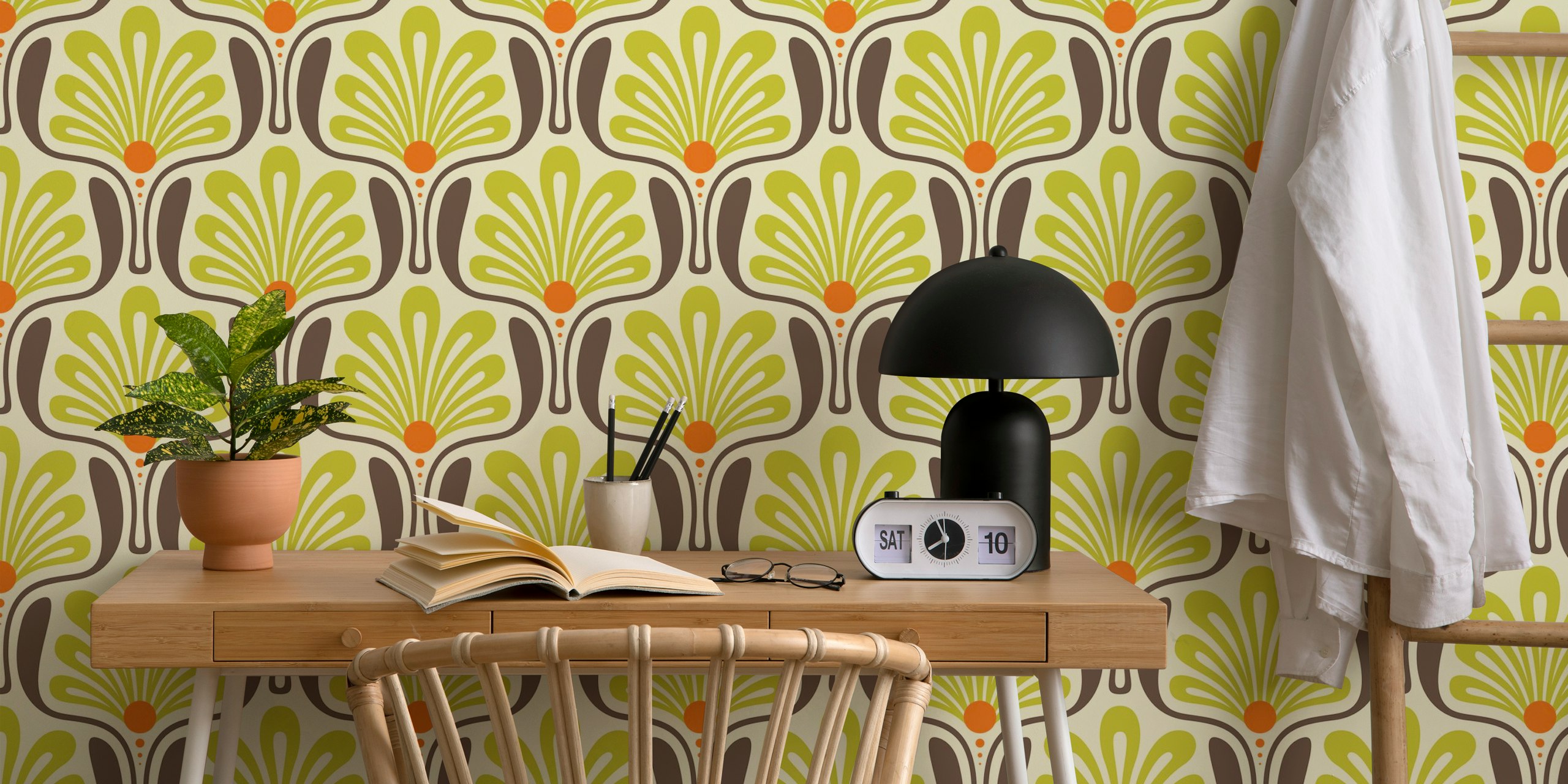 Art Deco Floral Waves en una habitación brillante