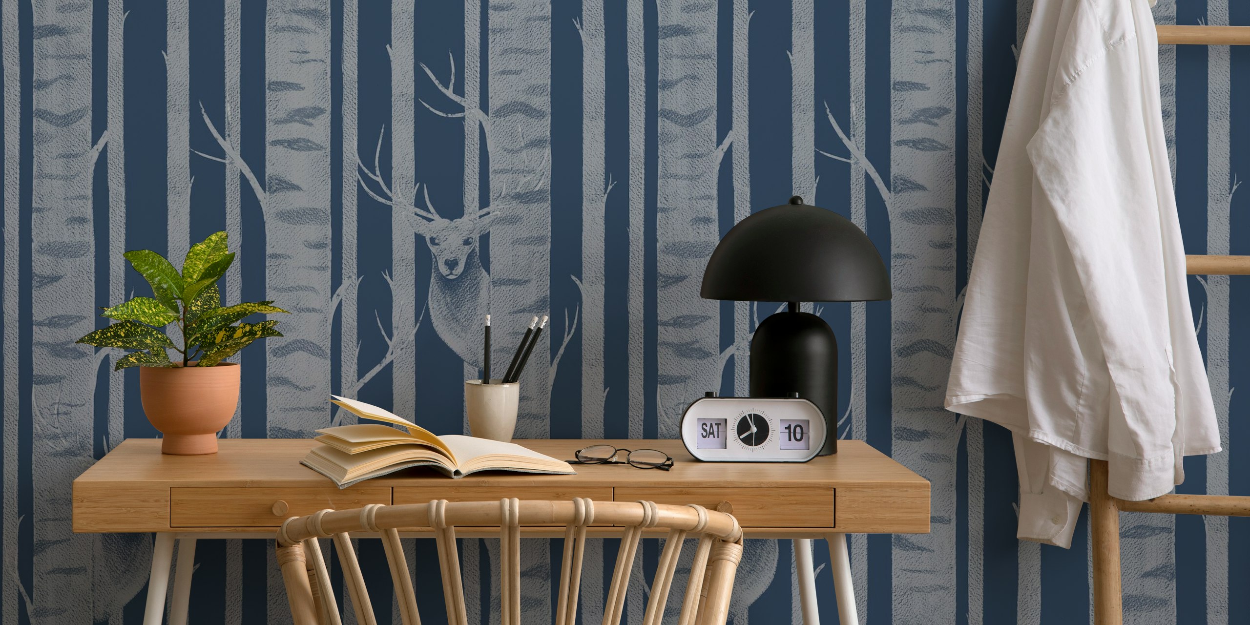 Deer and Trees Dark Navy Blue carta da parati in una stanza