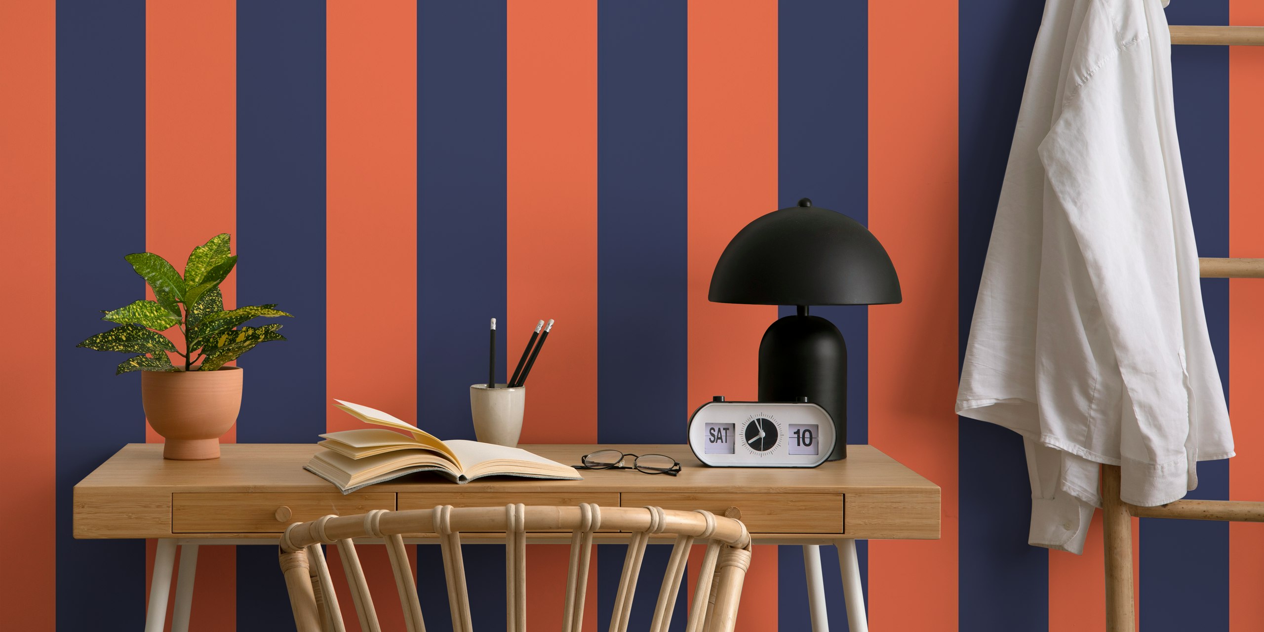 Red and navy striped pattern wallpaper