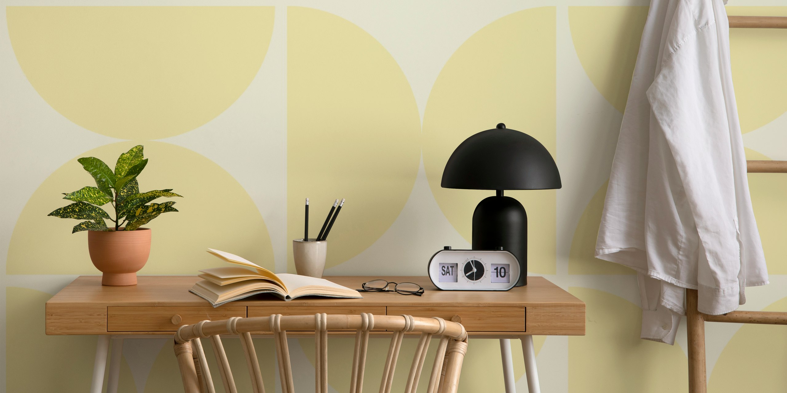 Monochrome geometric semicircles pattern wallpaper in butter yellow
