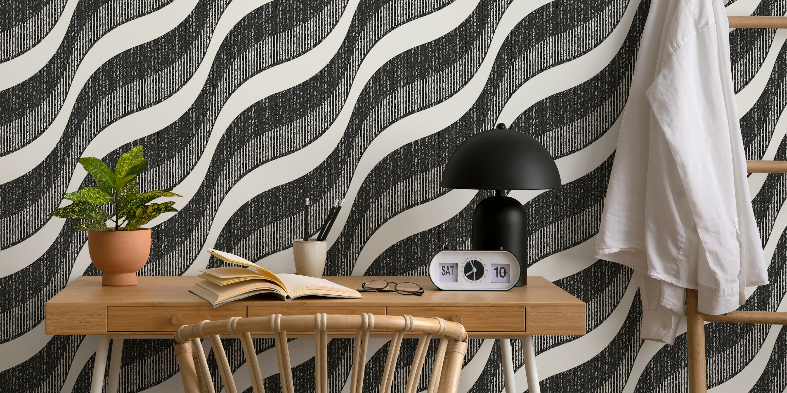 Wavy monochrome tapet i et moderne rom