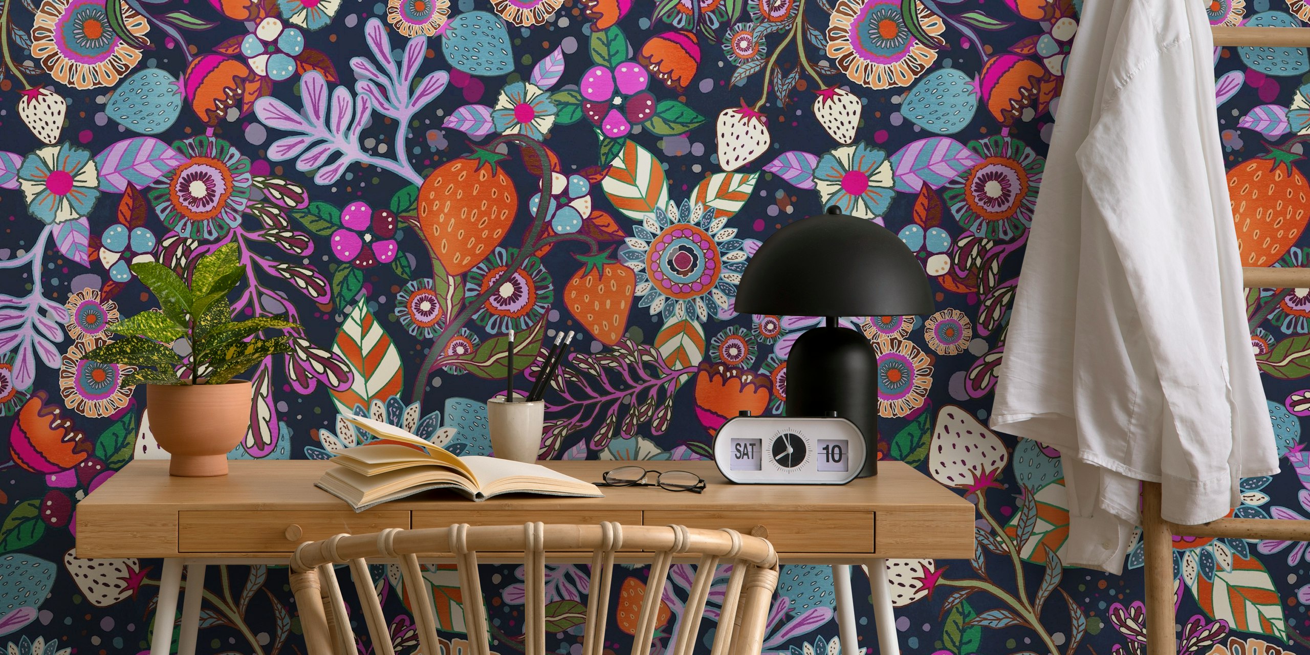 Papel pintado Strawberries Garden en una habitación