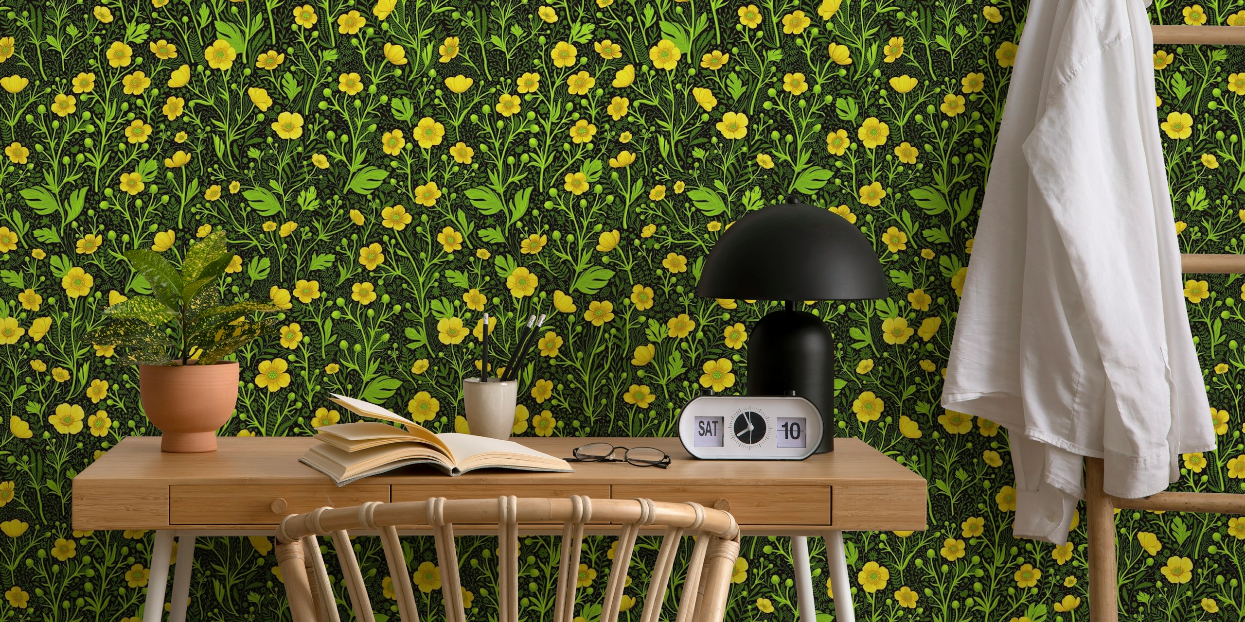 Buttercups on black behang in een kamer