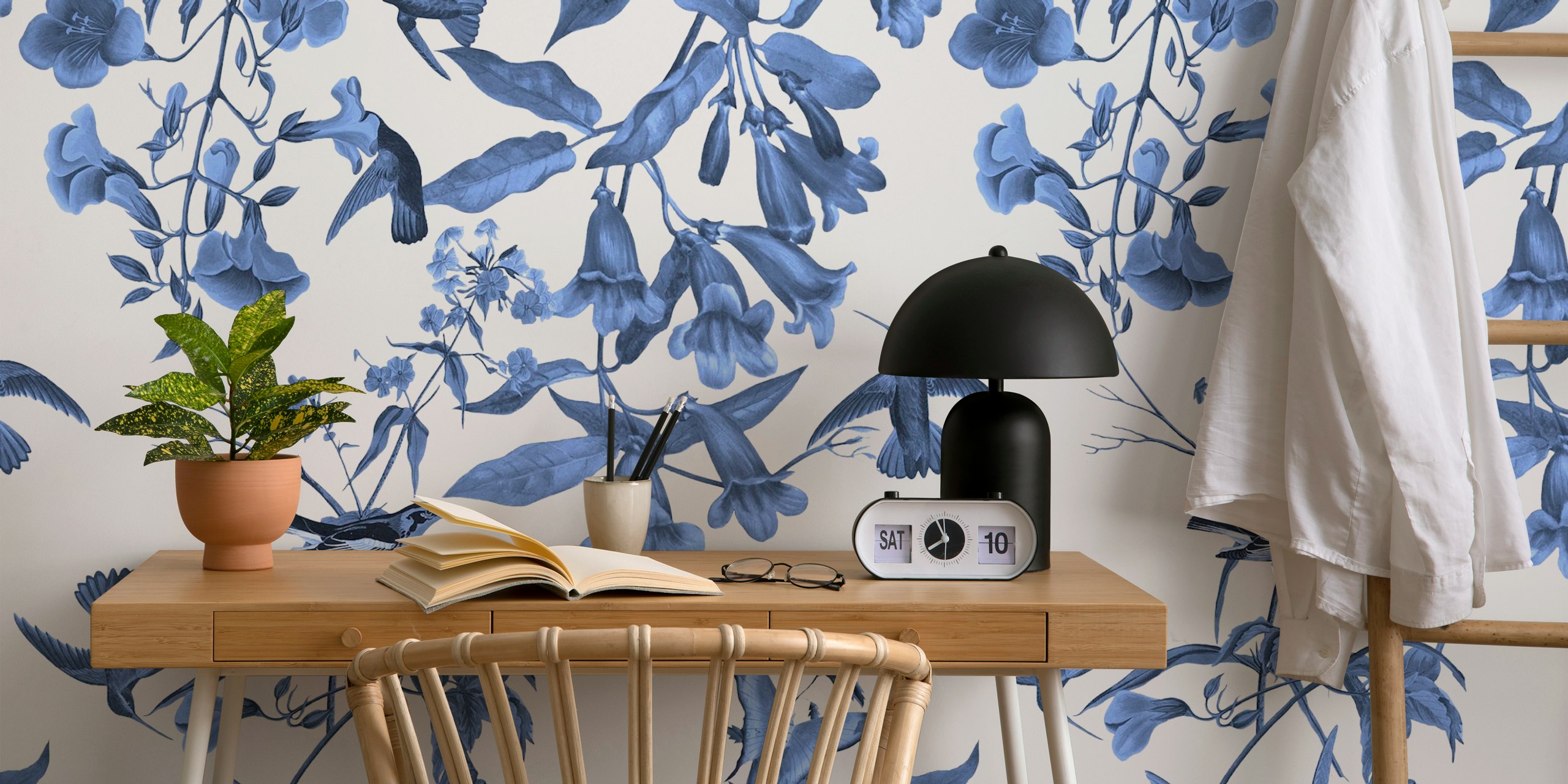 Fototapeta Modrí kolibříci a květiny s designem inspirovaným přírodou