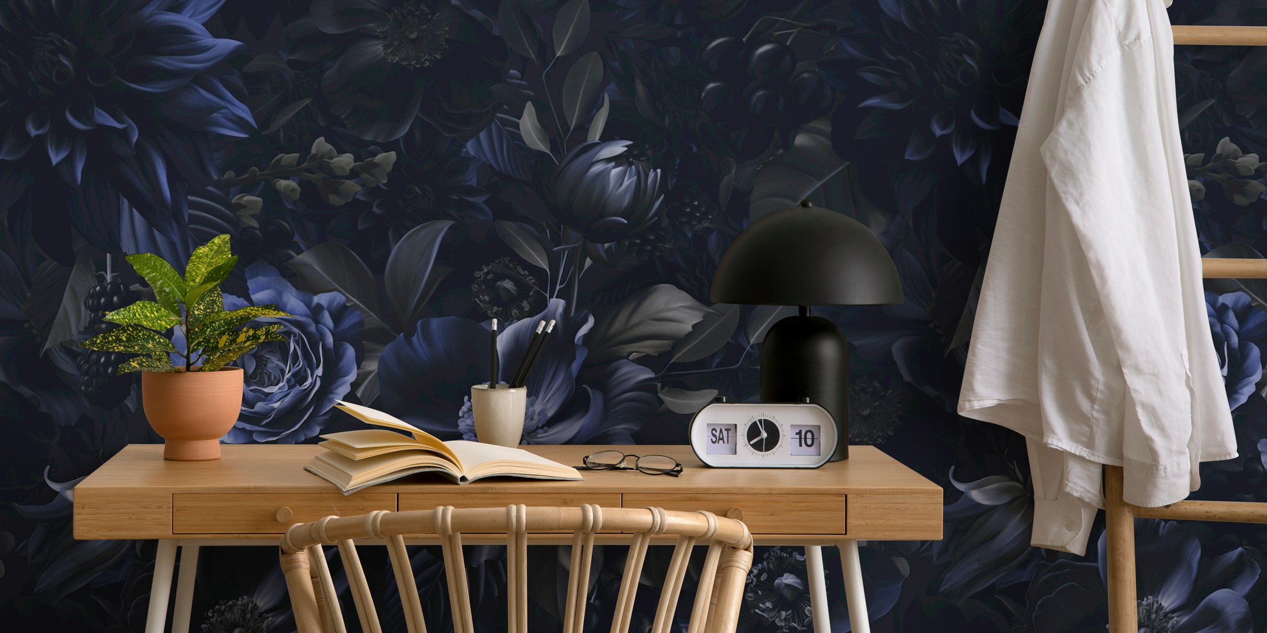 Blue floral patterns with dark tones and leaves wallpaper