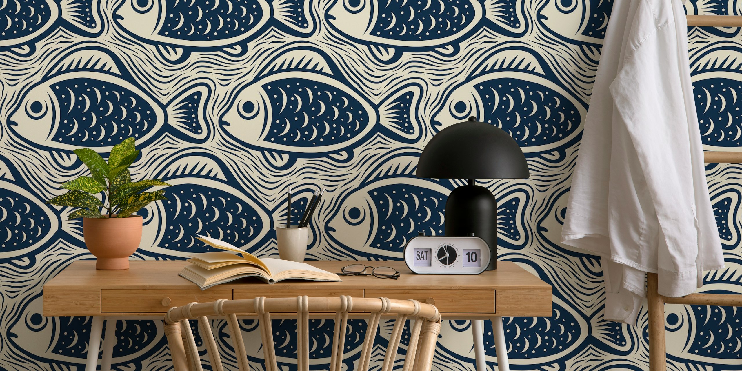 Ταπετσαρία navy fish pattern σε ένα δωμάτιο