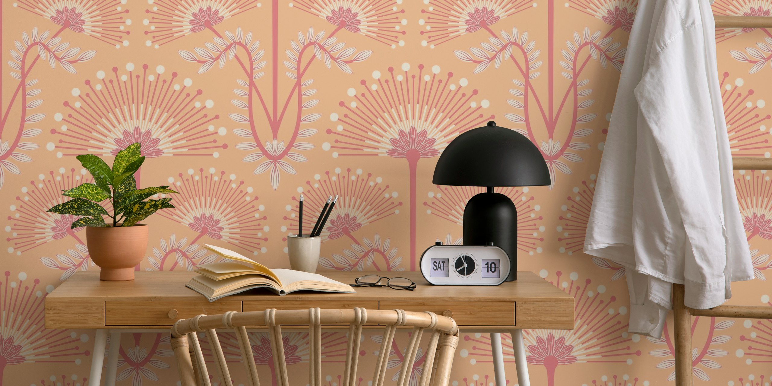 Art Deco floral wallpaper in peach with pink flowers