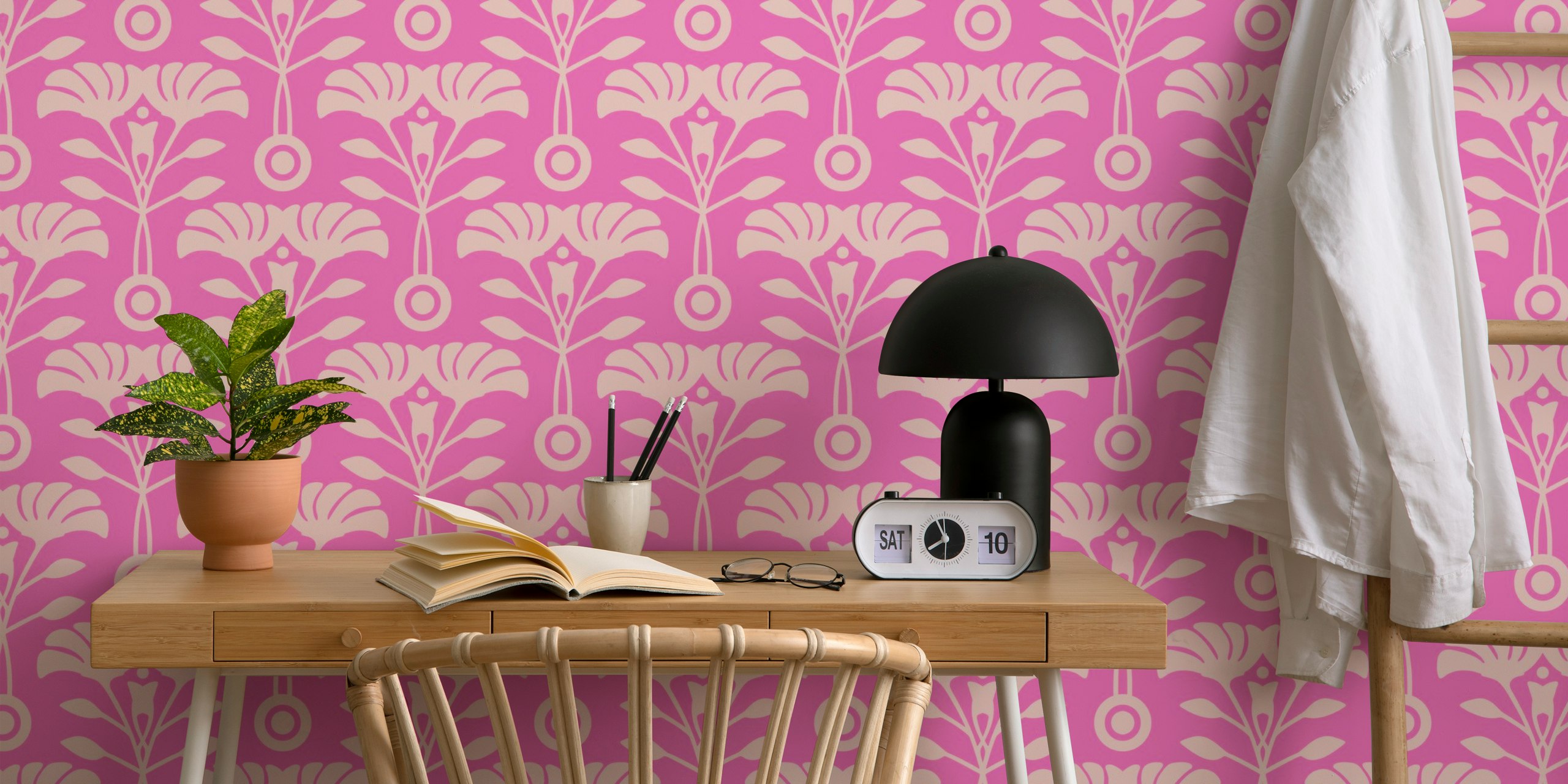 Mid-Century Floral Pink Wallpaper Ontwerp In Een Kamer