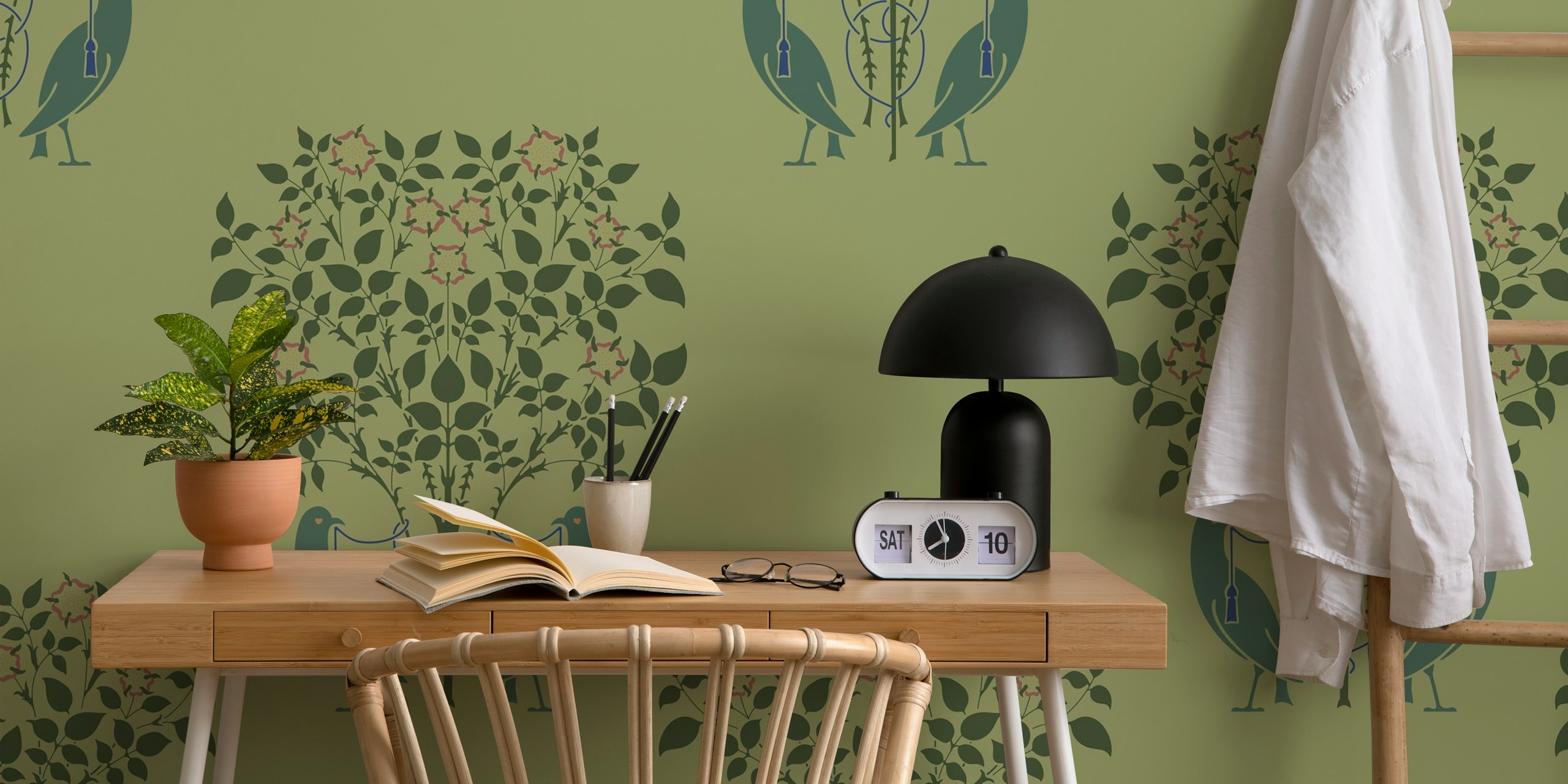 Art Nouveau Birds and Roses Tapete in einem Zimmer
