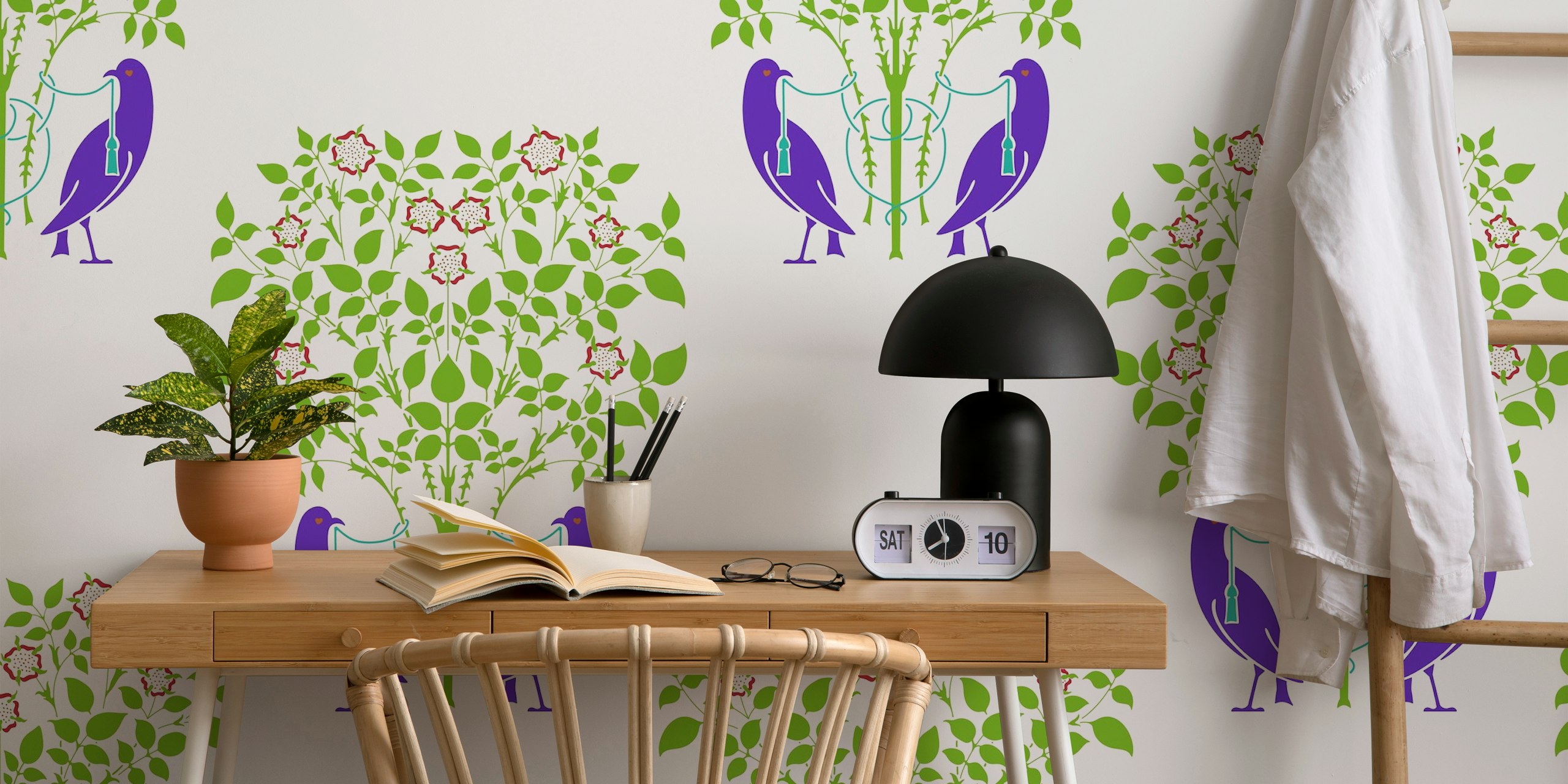 Art Nouveau Birds and Roses behang in een kamer