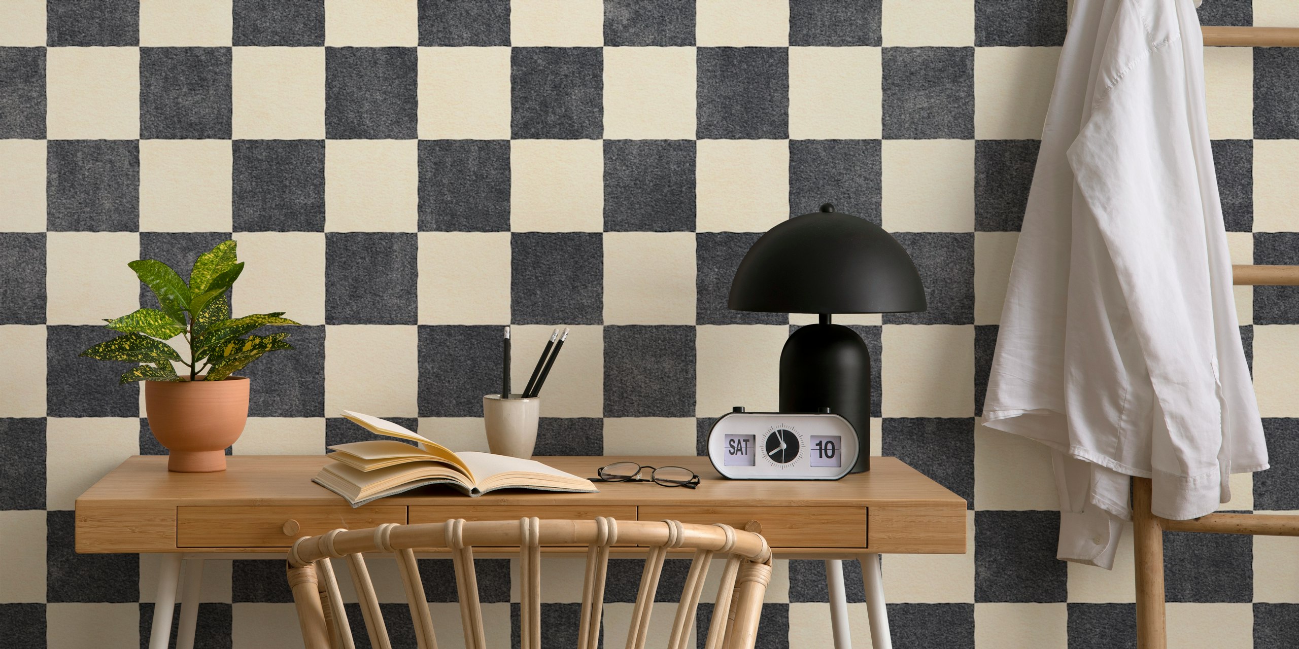 Papel Pintado De Patrón Checker En Una Habitación