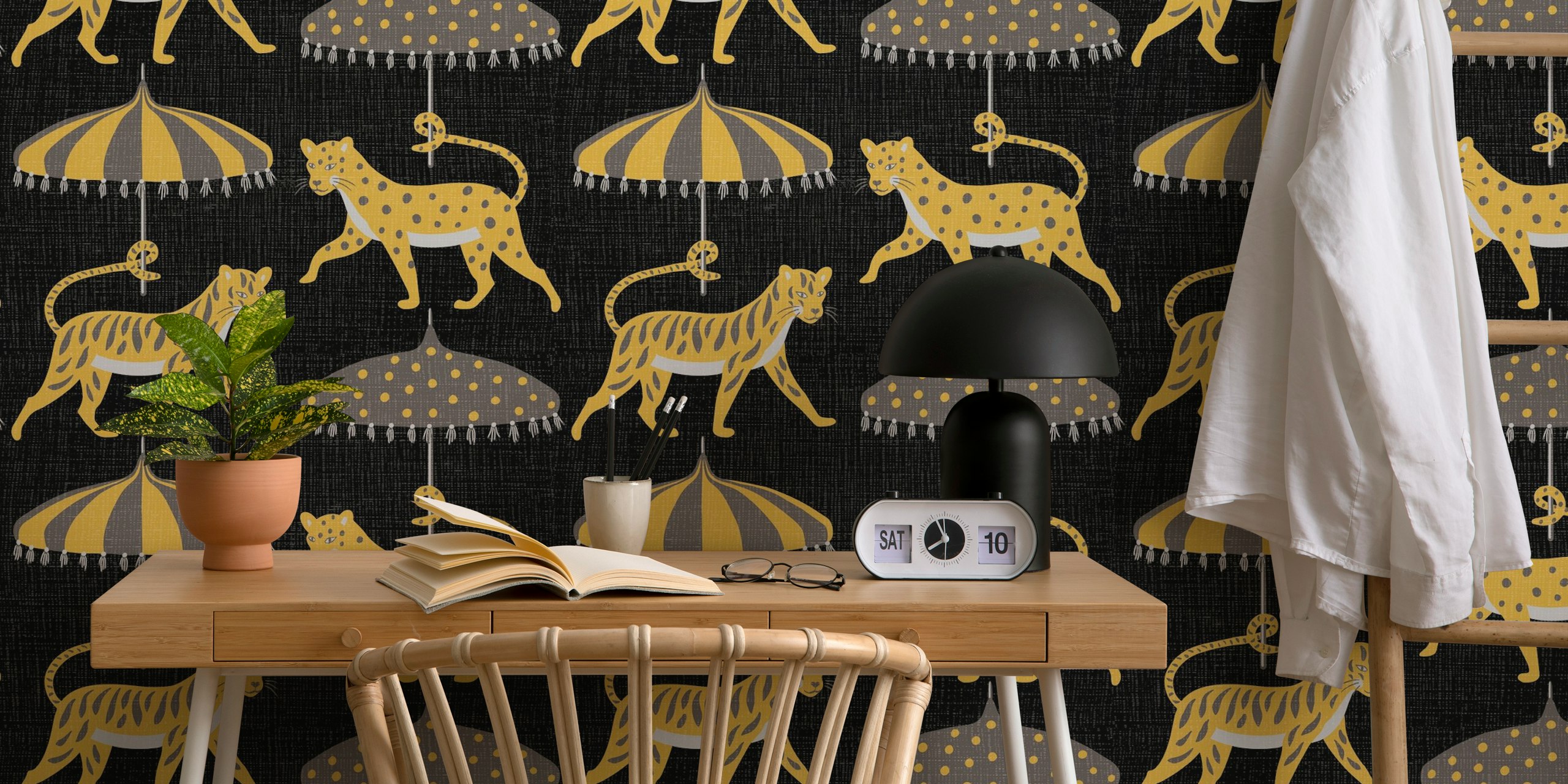 Big cats with parasols tapetdesign