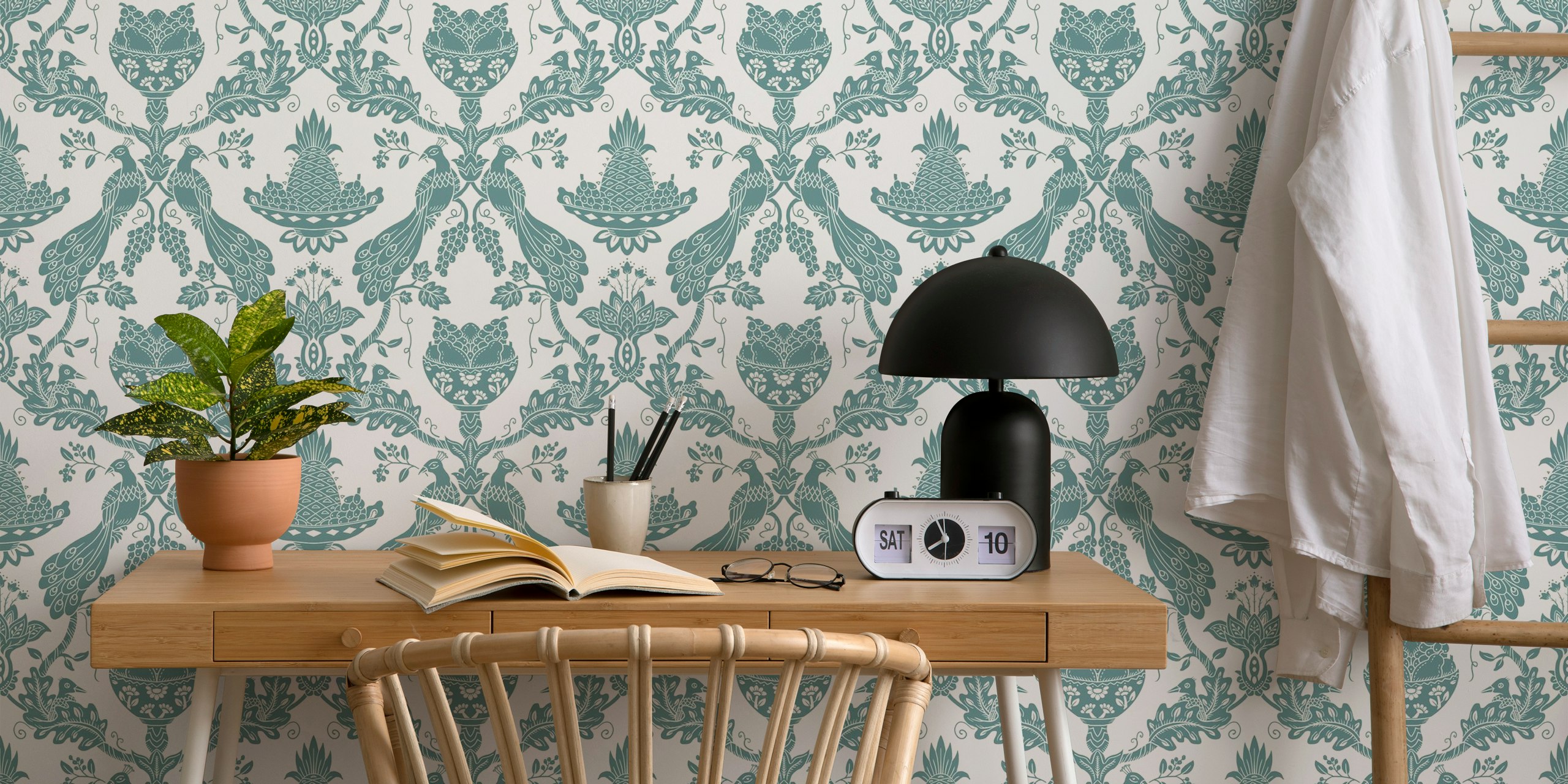Peacock damask väggdesign i ett rum