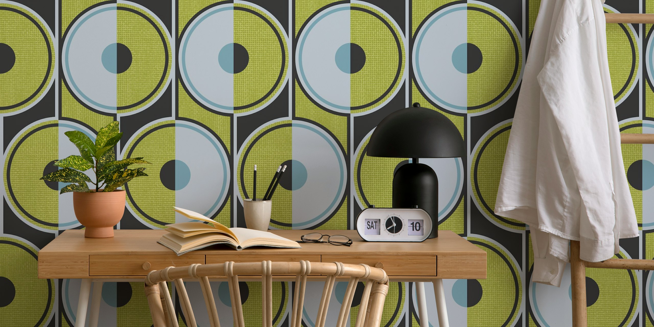 Small retro circles sulphur tapet i ett rum