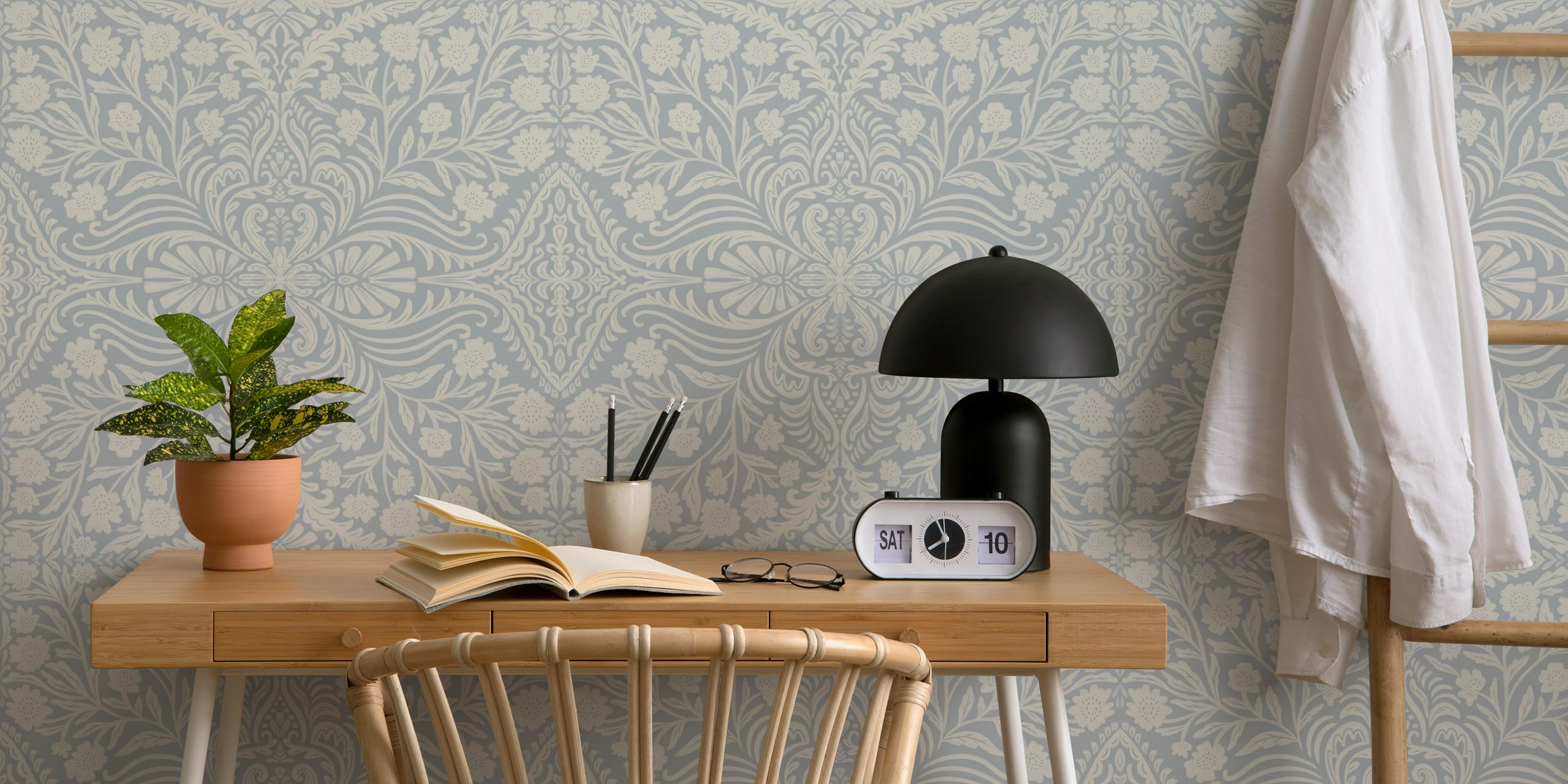 Victorian Lace Essence wallpaper in a room