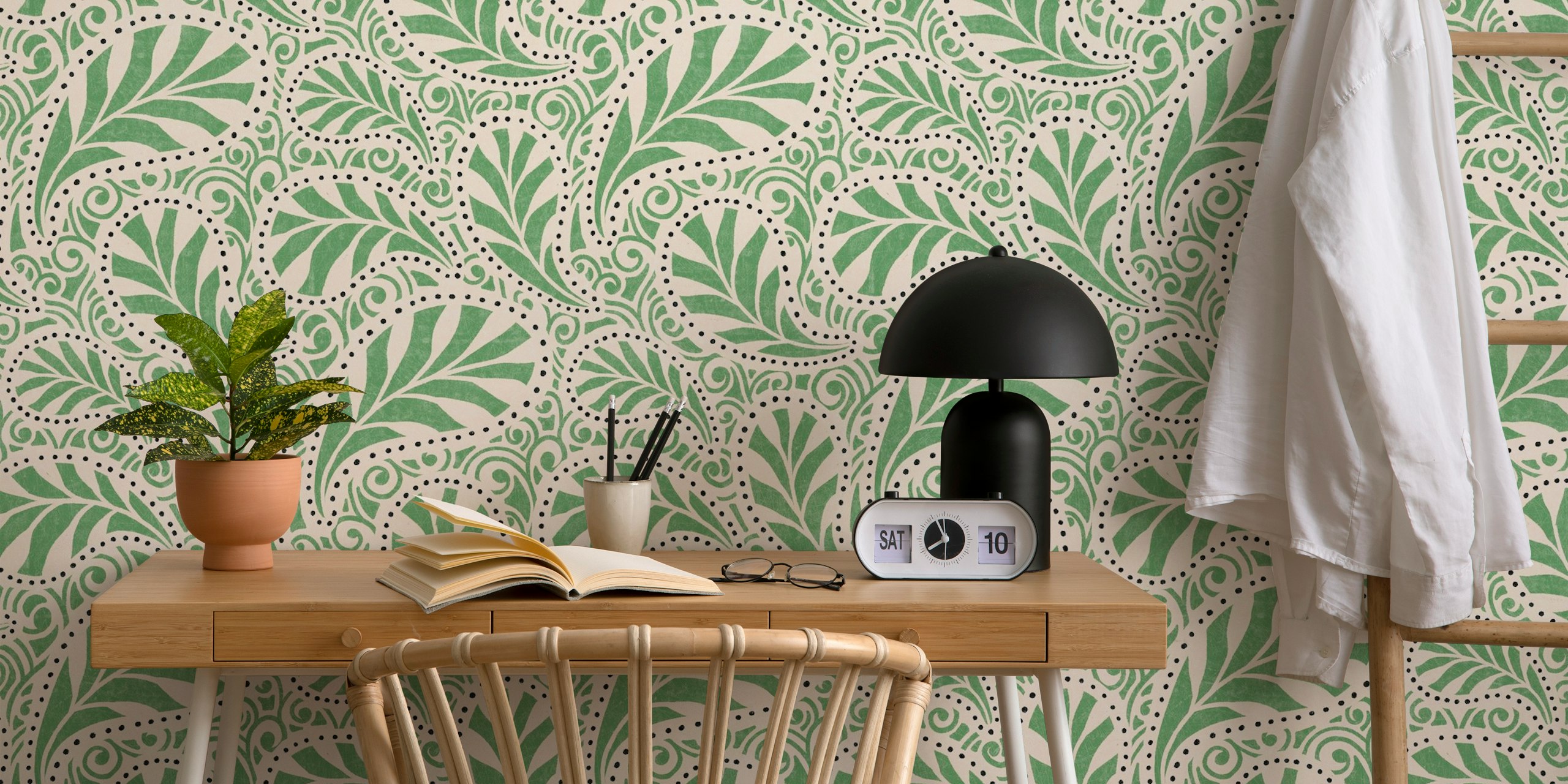 Papel pintado con patrón Calanthia en una habitación