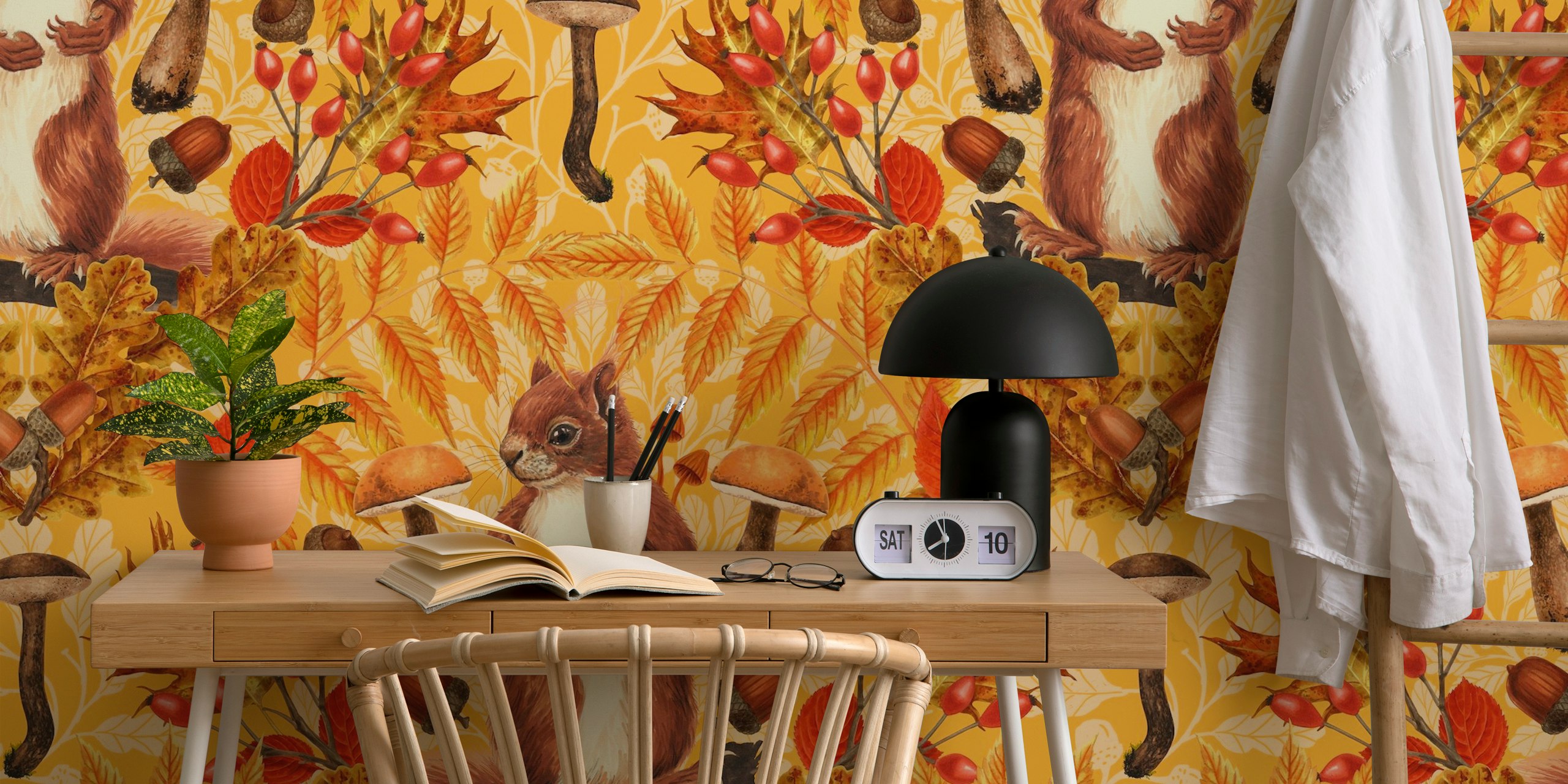 Papel de parede com um Autumn squirrel on yellow fundo