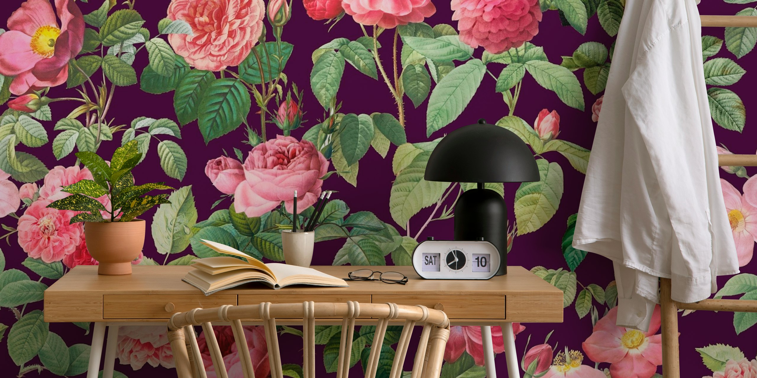 Papel de parede floral com design de Pierre-Joseph Redoute French Roses