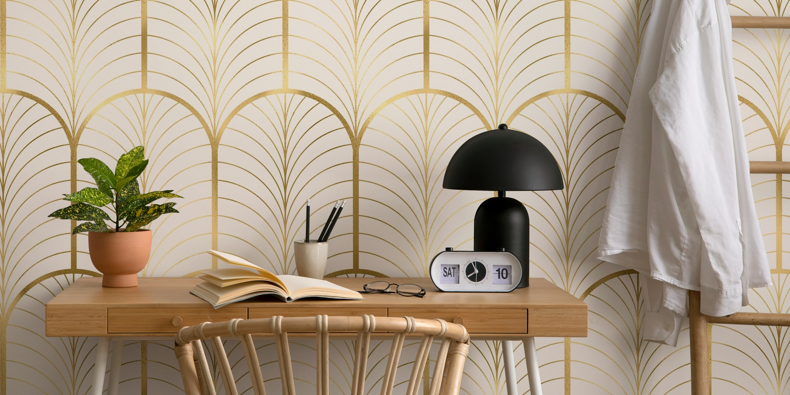 Gold and light pink Art Deco pattern wallpaper