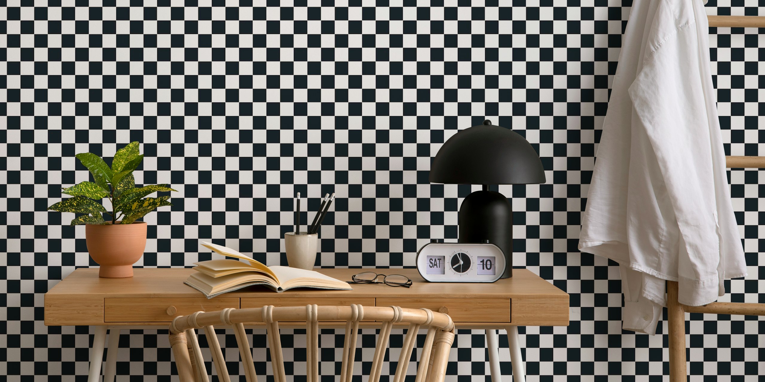 Classic check plaid medium – black and white papel tapiz en una habitación