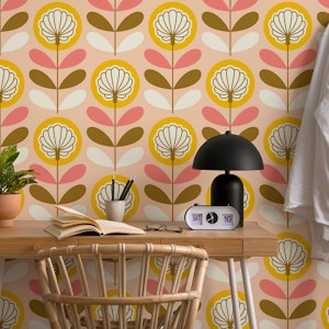 Retro Floral Blossoms / Pink Yellow