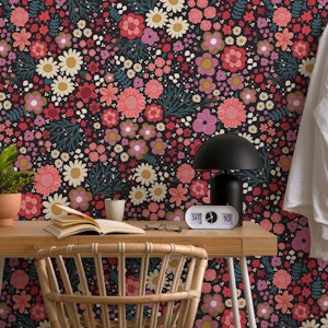 Simple hand drawn flowers pattern