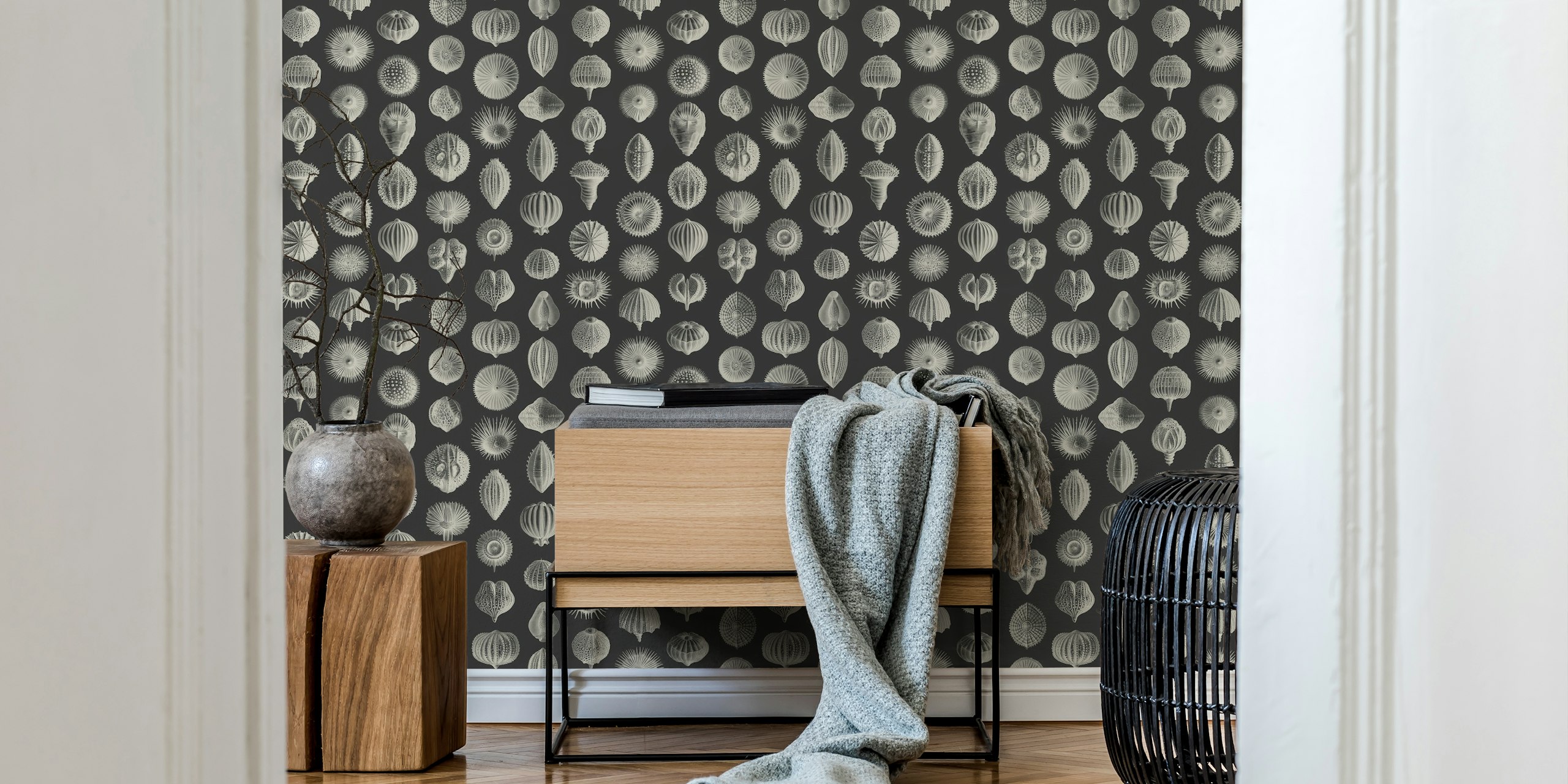 Sea Urchin Slate Ivory behang in een kamer